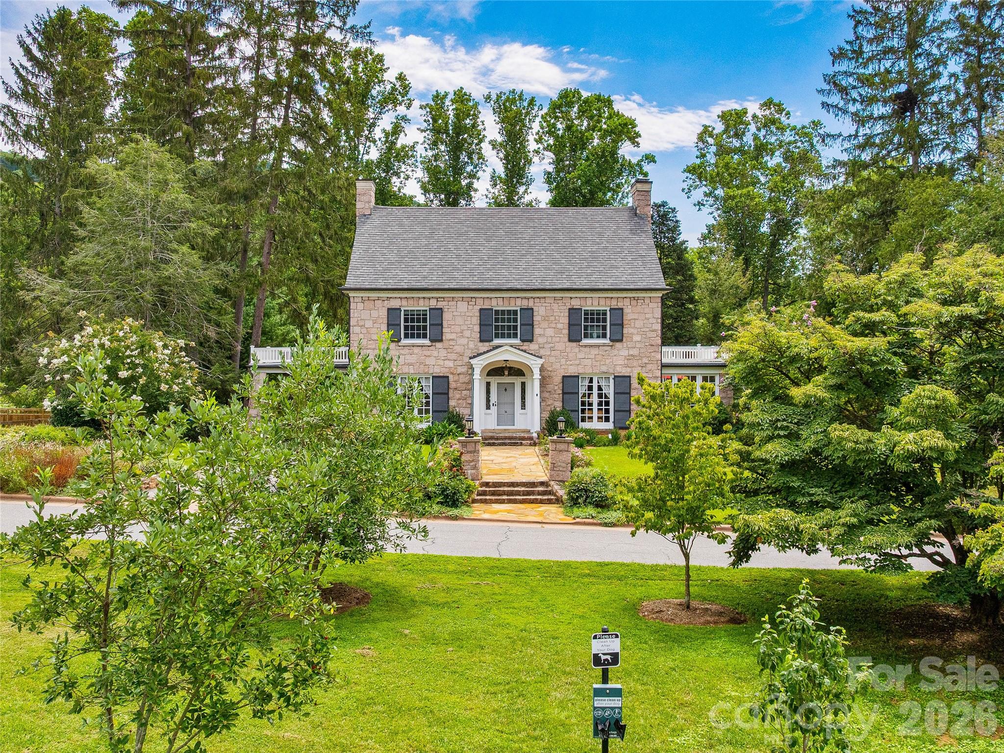 14 Griffing Boulevard — Asheville