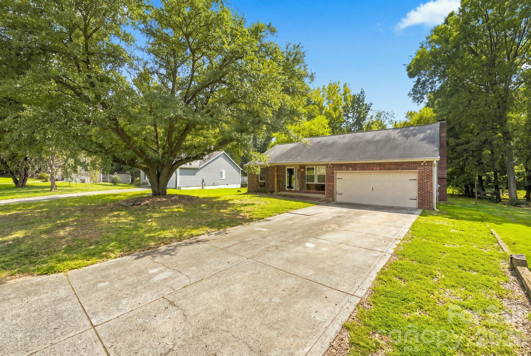 11407 Antebellum Drive — Charlotte