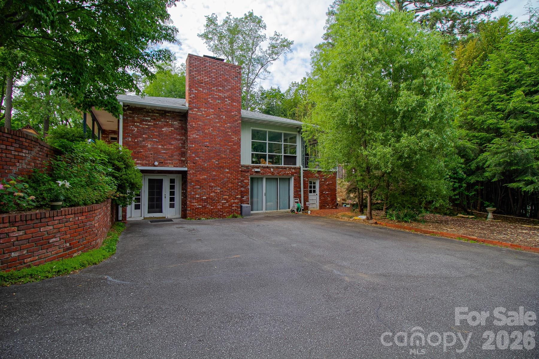 36 Clarendon Road — Asheville