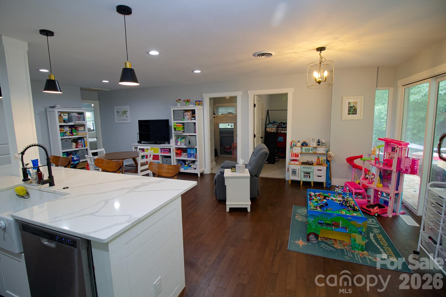 36 Clarendon Road — Asheville