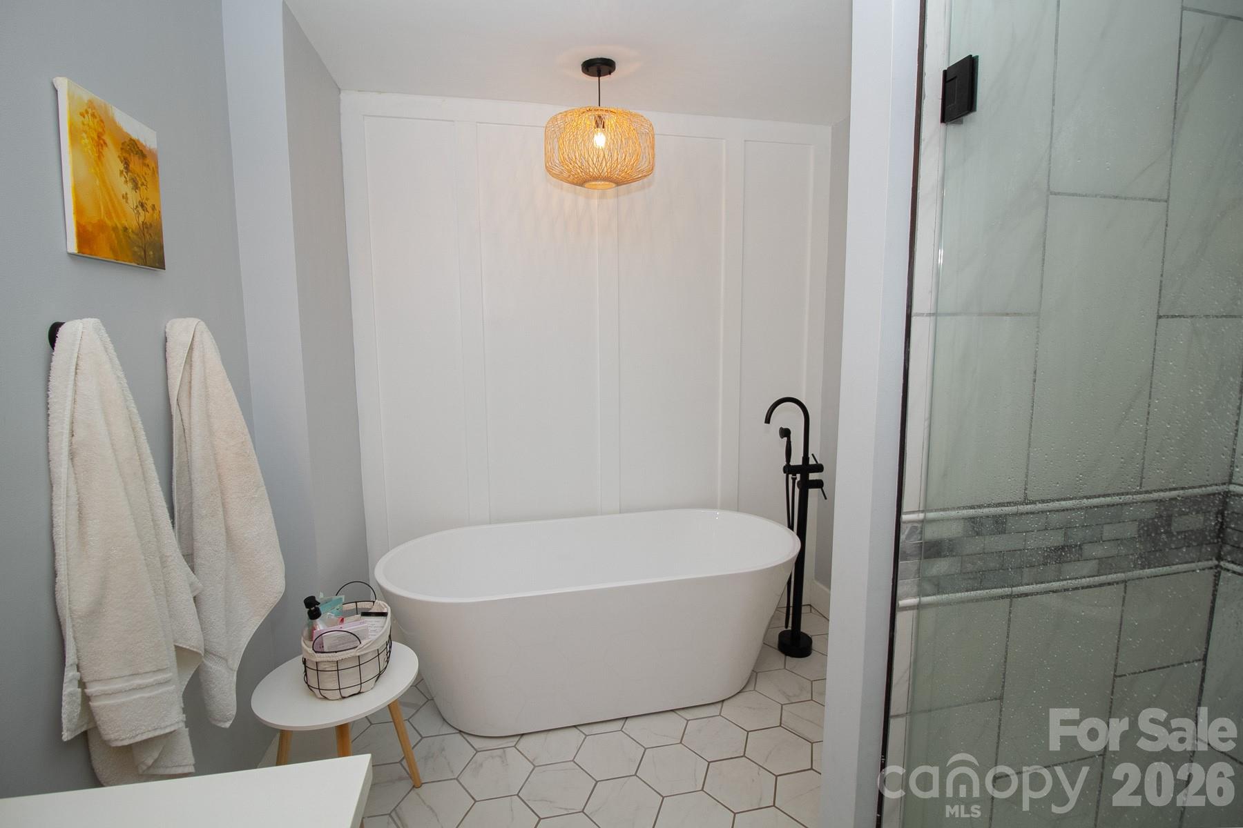 36 Clarendon Road — Asheville