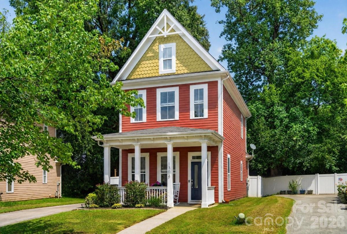 1308 Rising Oak Drive — Charlotte
