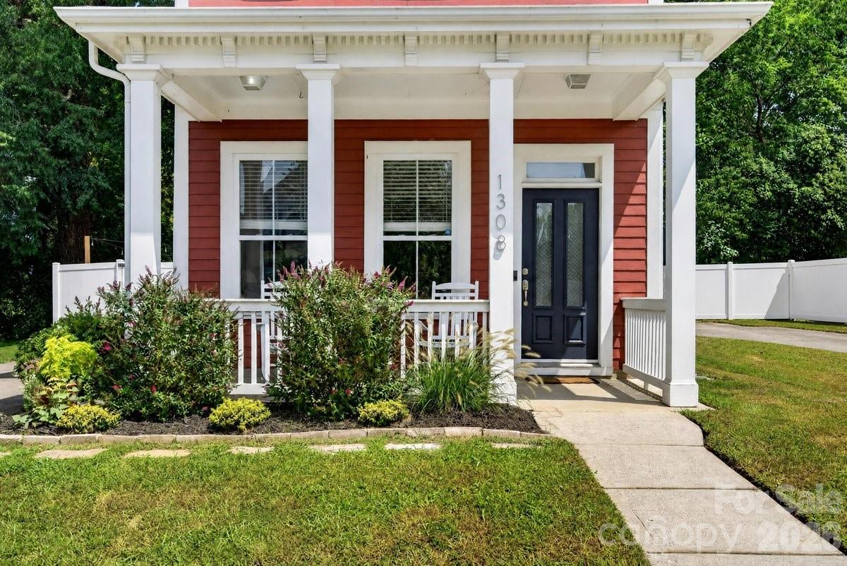 1308 Rising Oak Drive — Charlotte