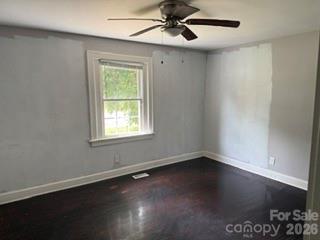 826 W Davidson Avenue — Gastonia