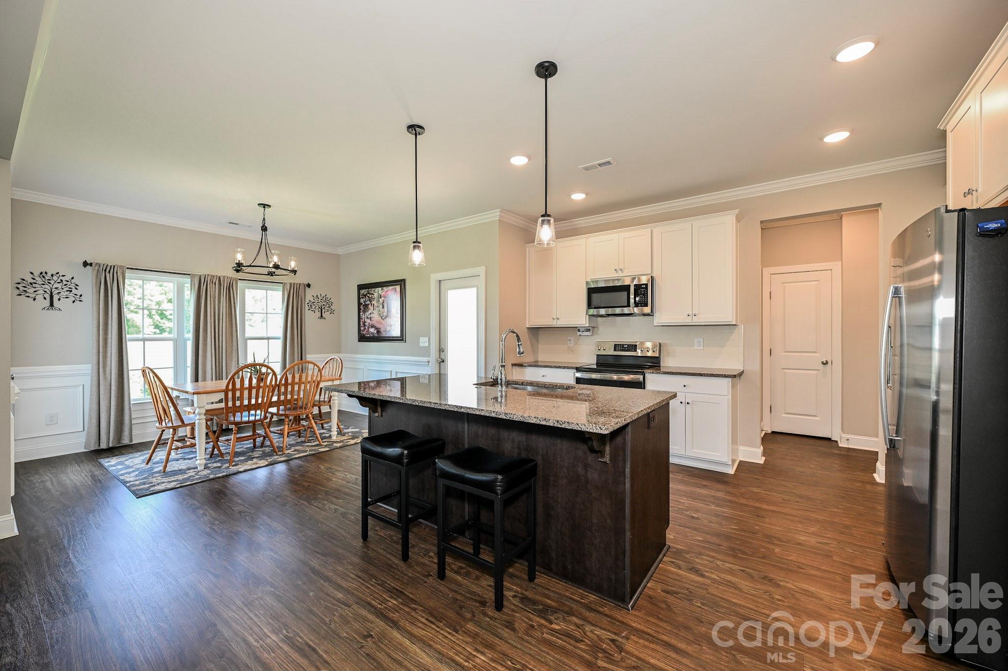 3013 Isle Lane — Monroe