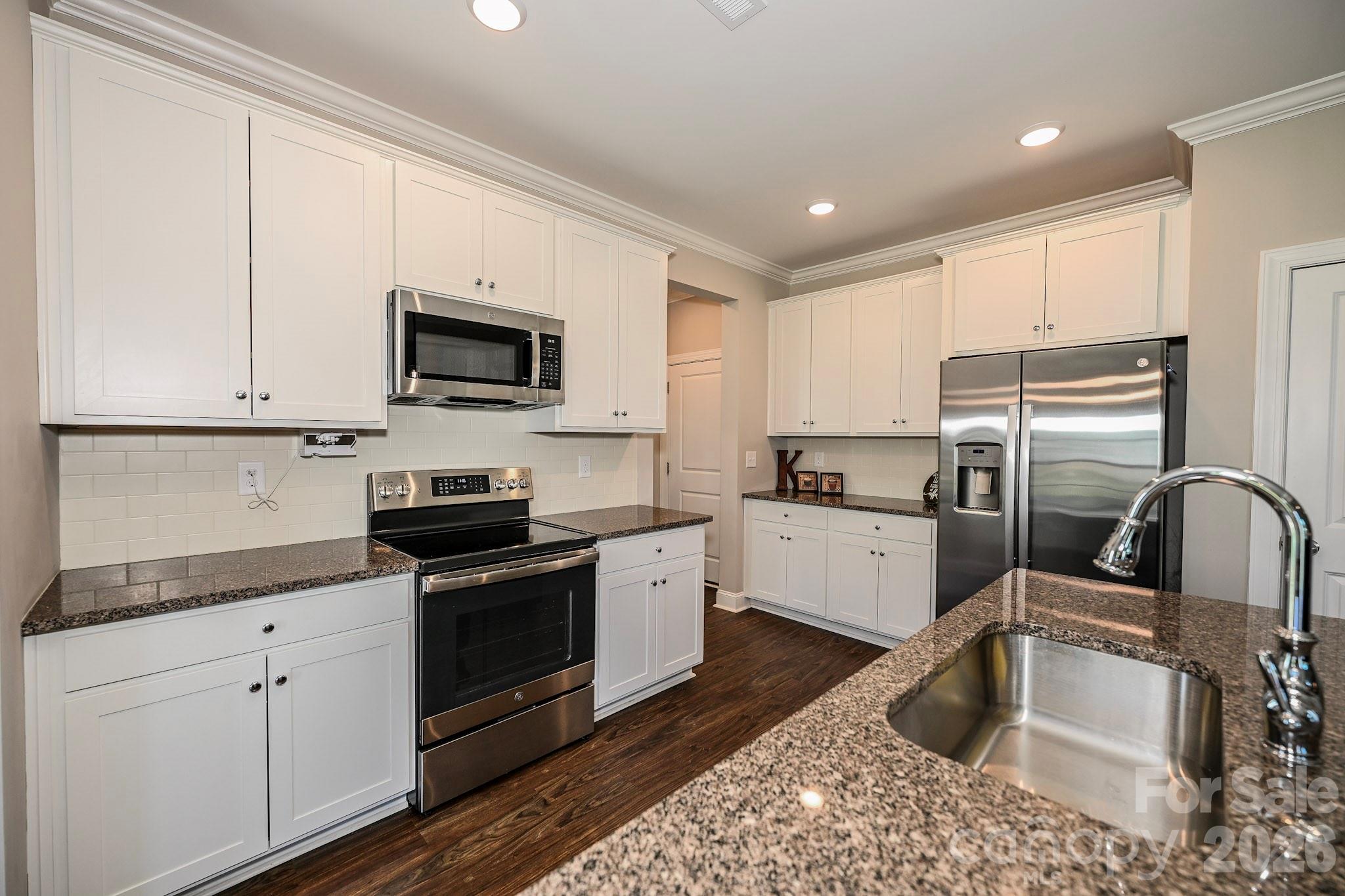 3013 Isle Lane — Monroe
