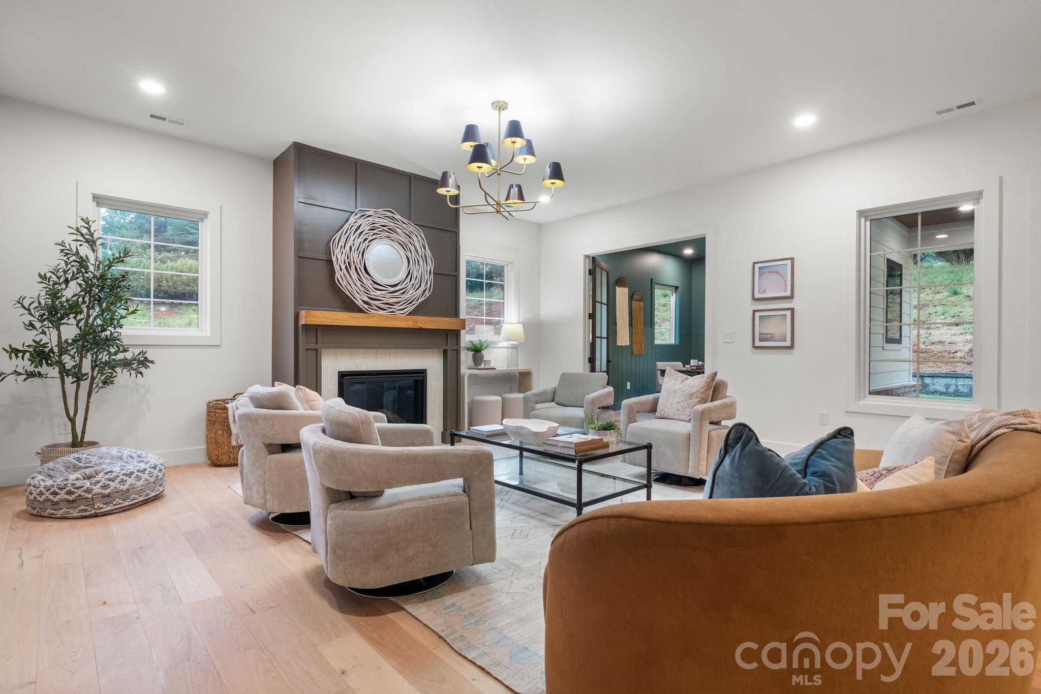 2670 Charleston Court — Claremont
