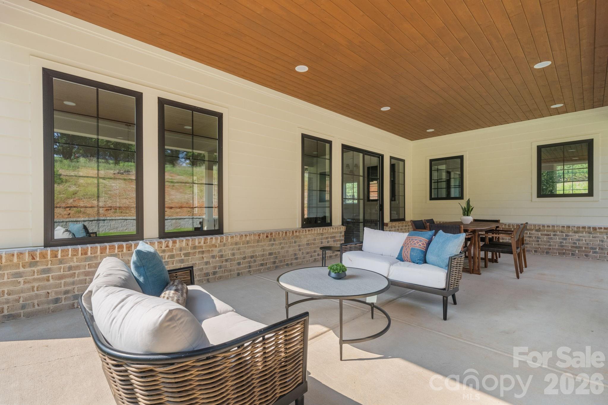 2670 Charleston Court — Claremont