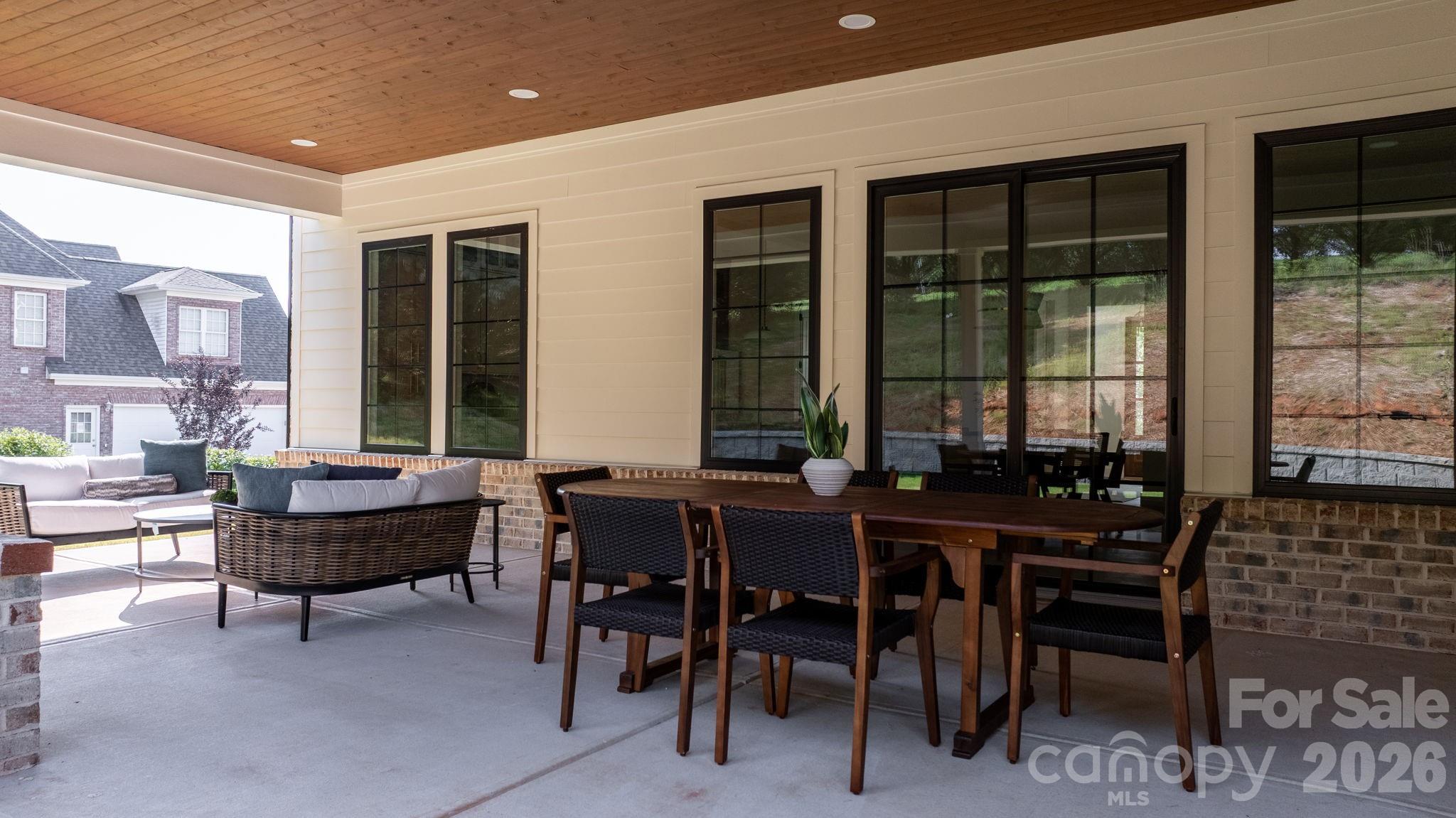 2670 Charleston Court — Claremont