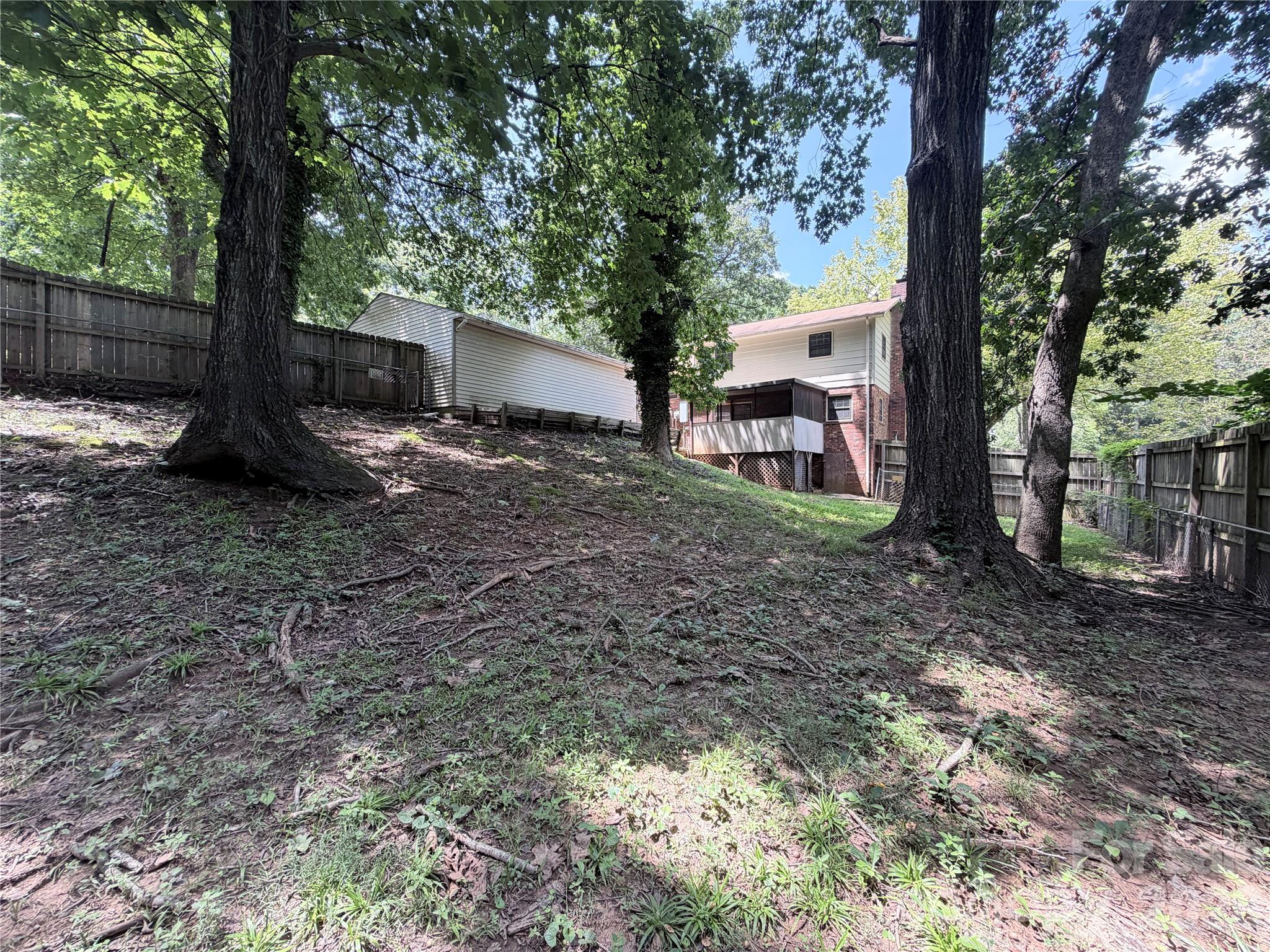 931 Pineborough Road — Charlotte