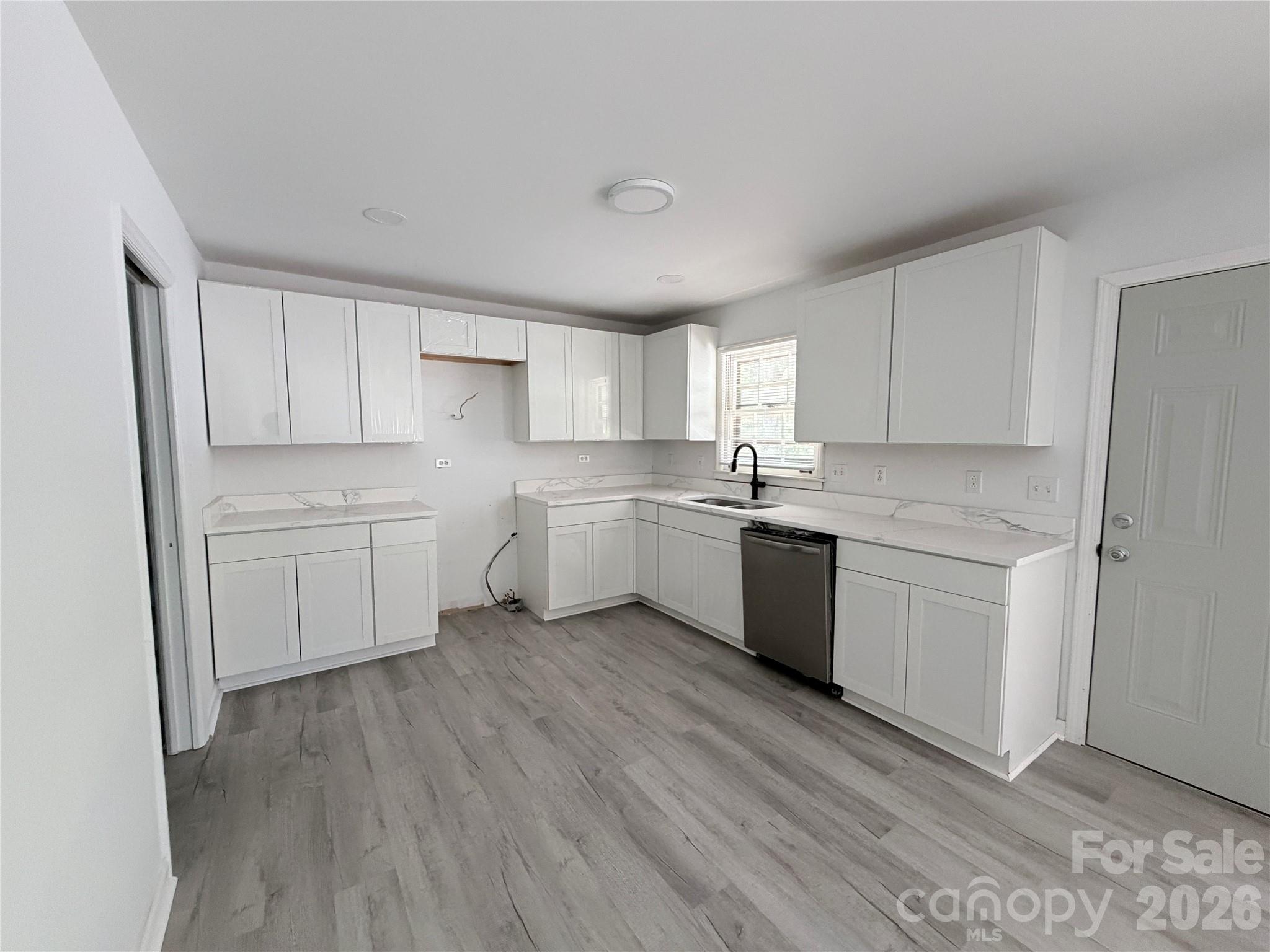 931 Pineborough Road — Charlotte