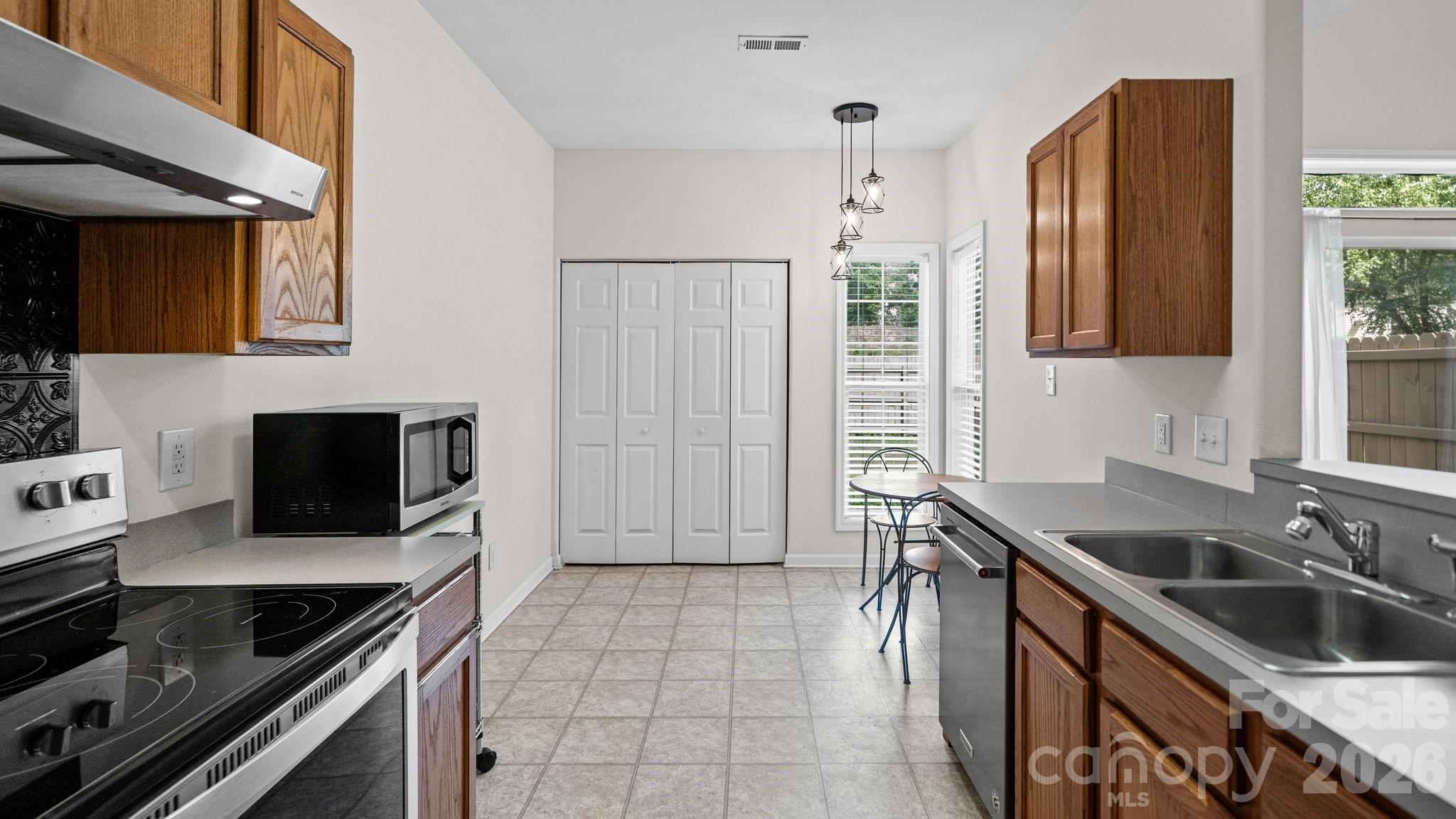 4313 Eaves Lane — Charlotte