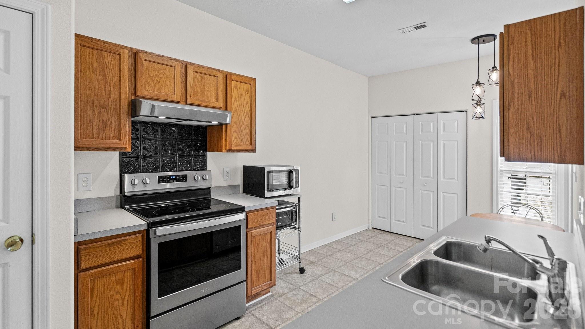 4313 Eaves Lane — Charlotte