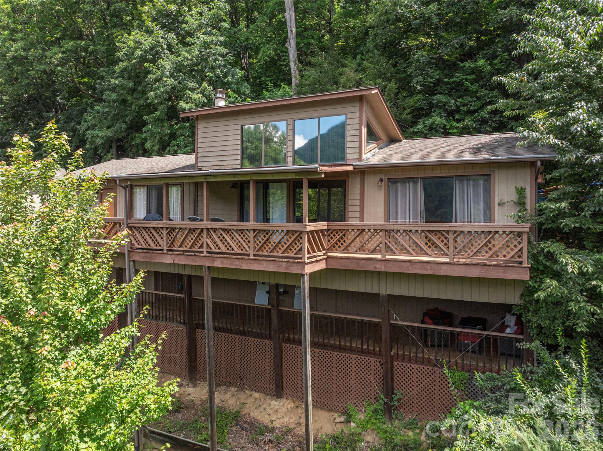 73 Mountain Breeze Drive — Maggie Valley