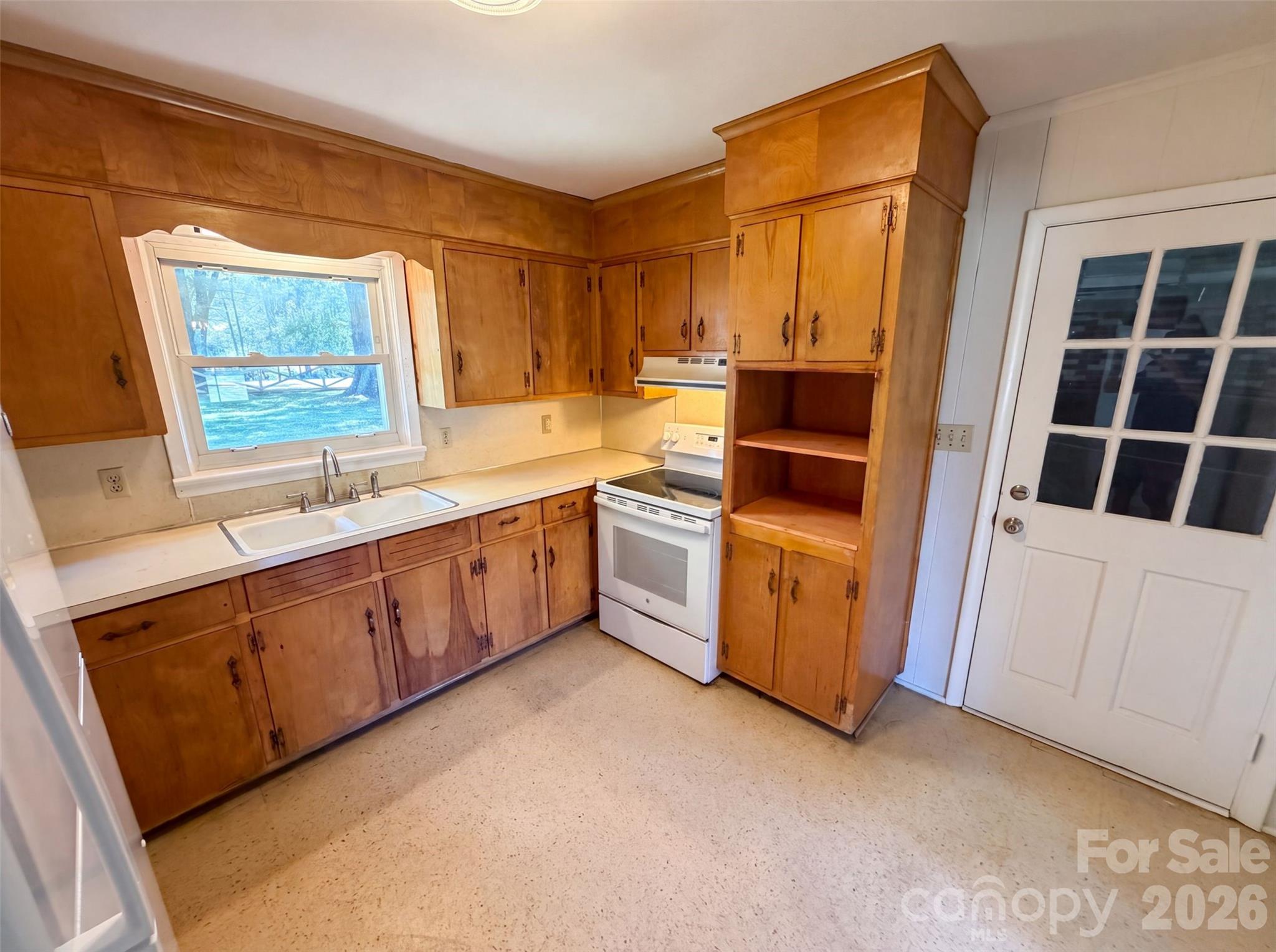 8901 Hood Road — Charlotte