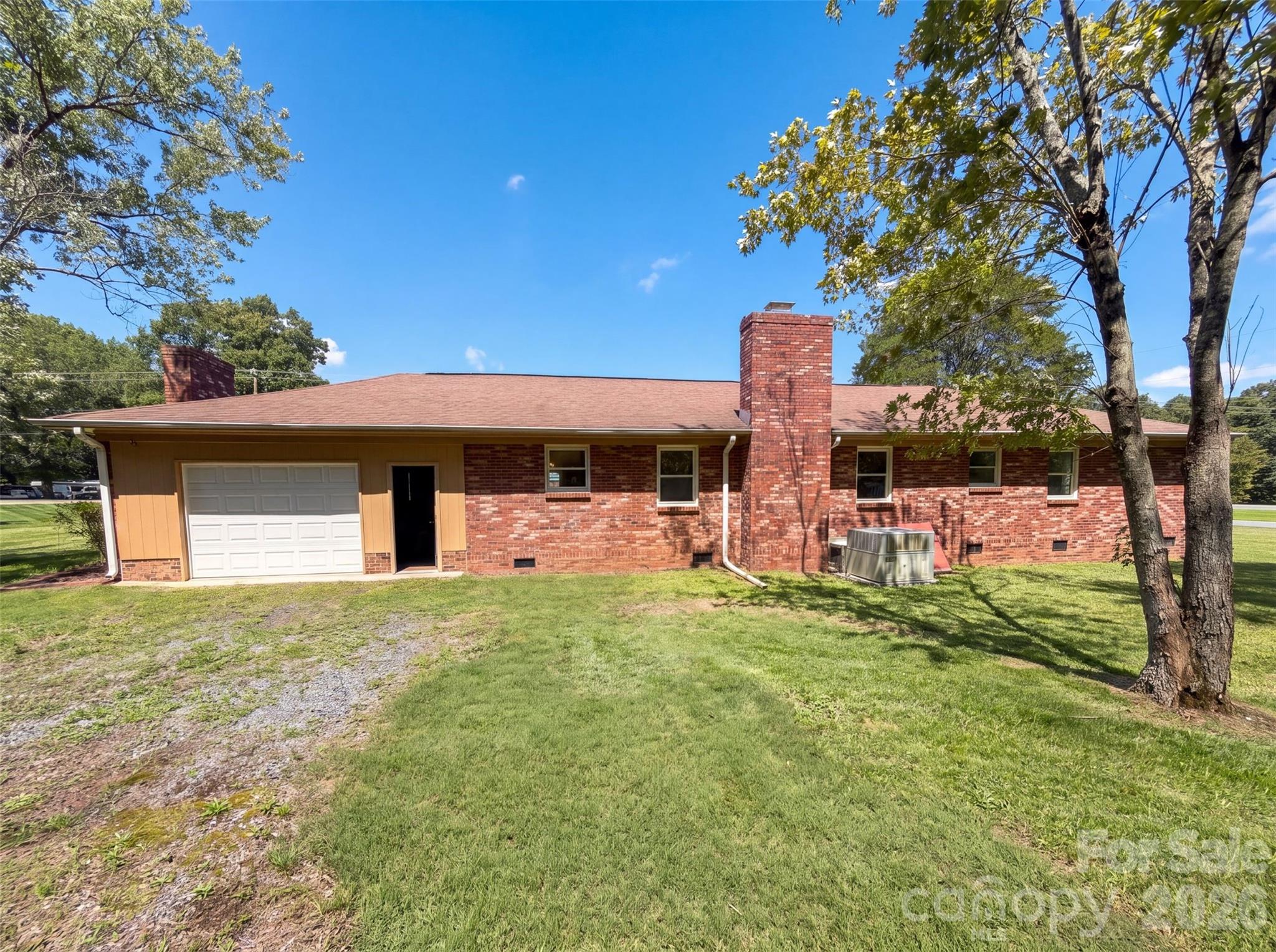 8901 Hood Road — Charlotte
