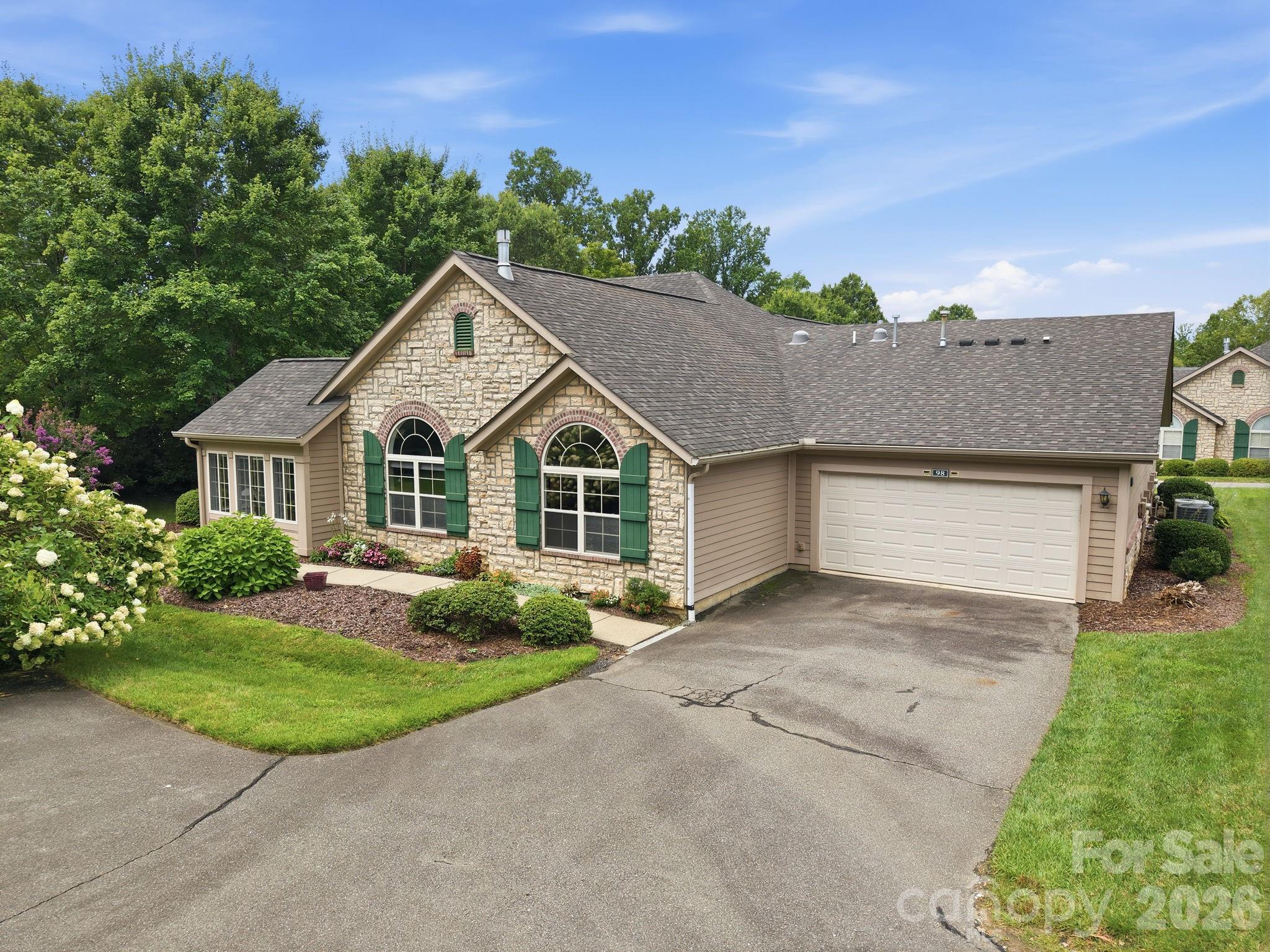 98 Mountain Meadow Circle — Weaverville
