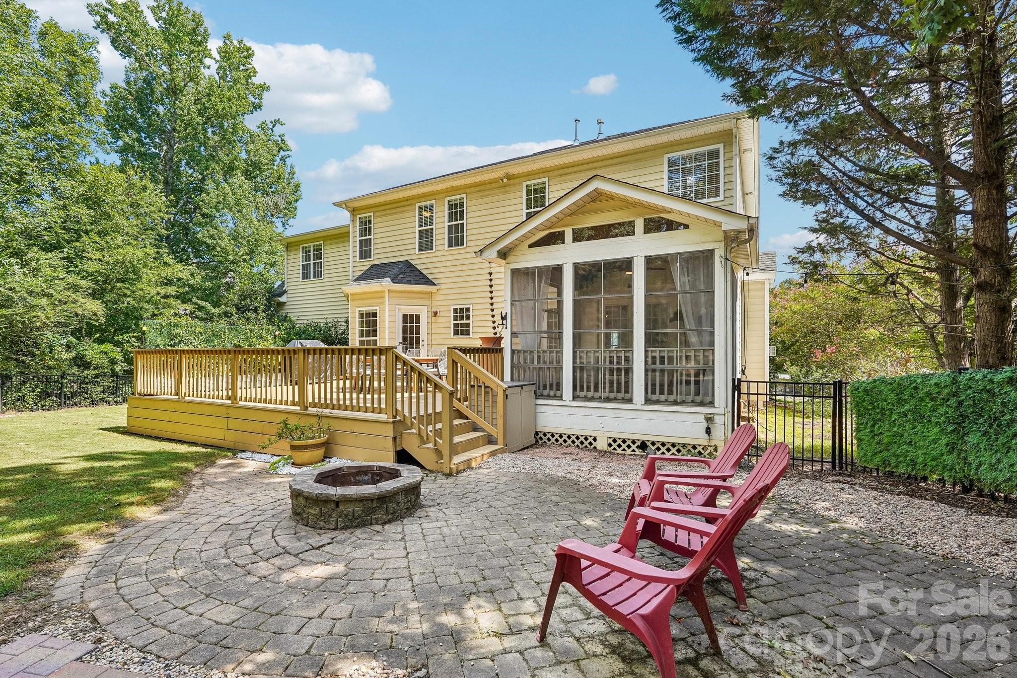 10823 Persimmon Creek Drive — Charlotte