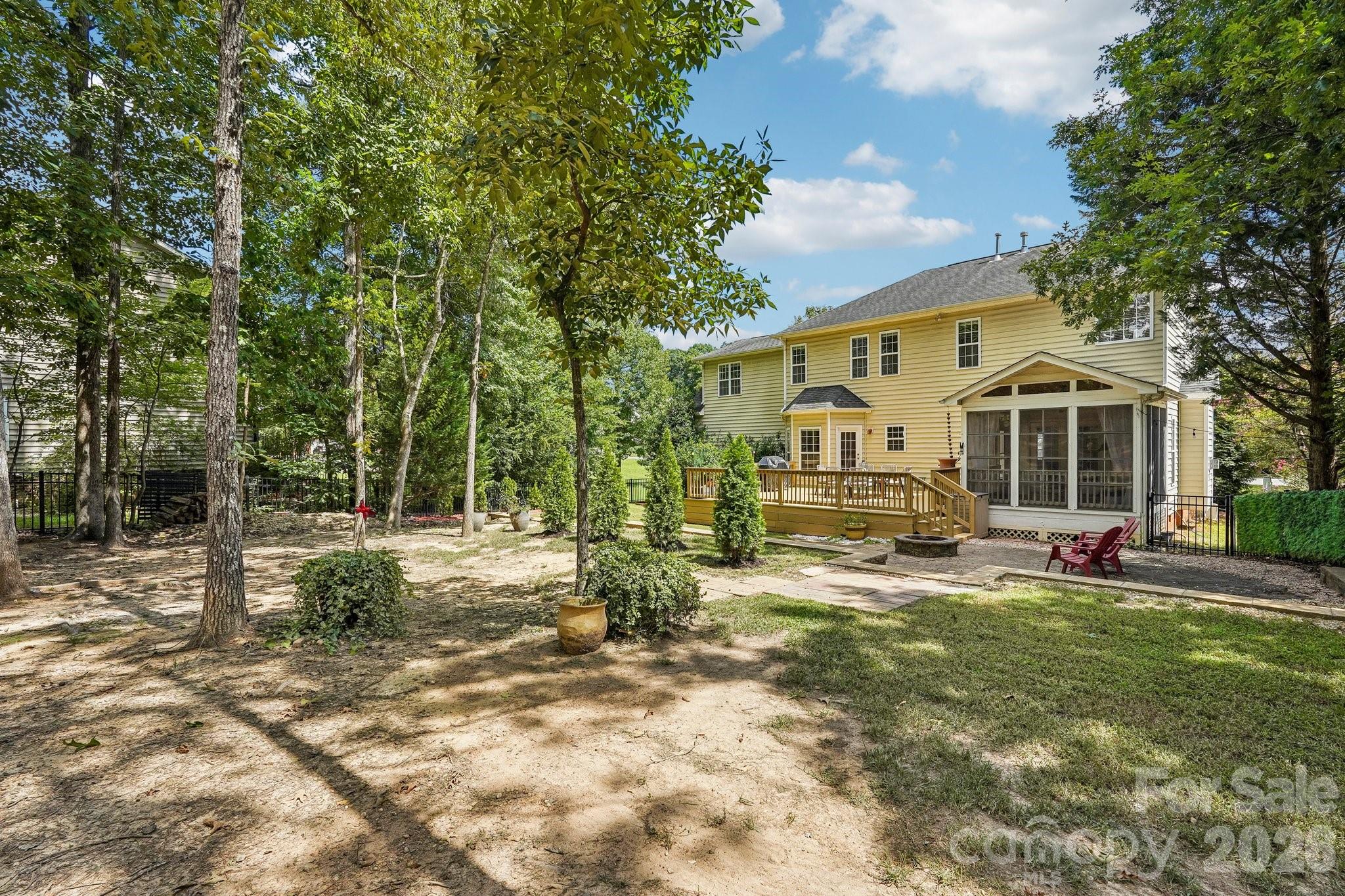 10823 Persimmon Creek Drive — Charlotte
