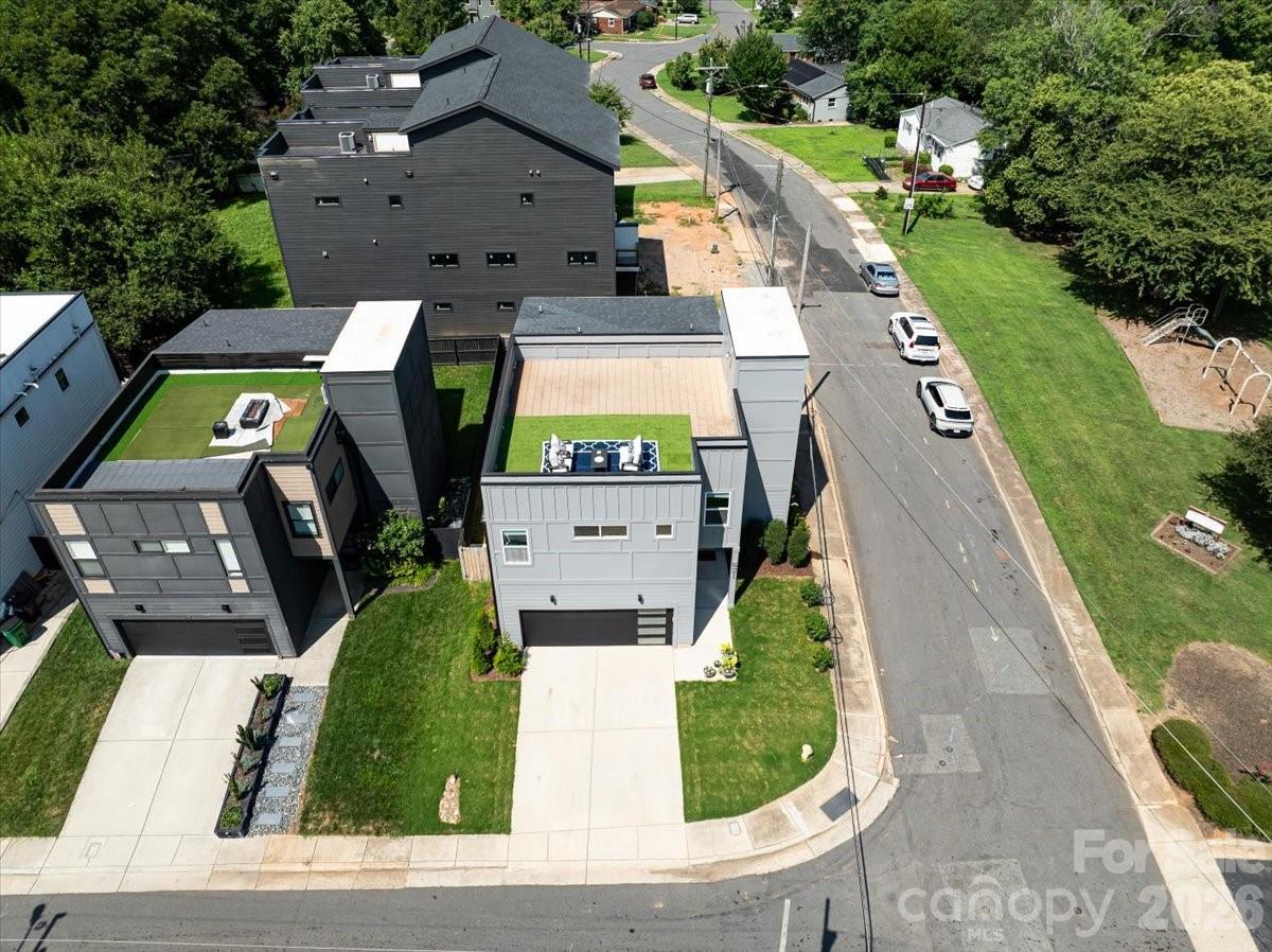 621 Campus Street — Charlotte