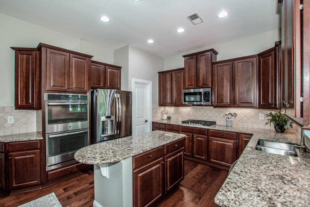 197 Chaska Loop — Troutman
