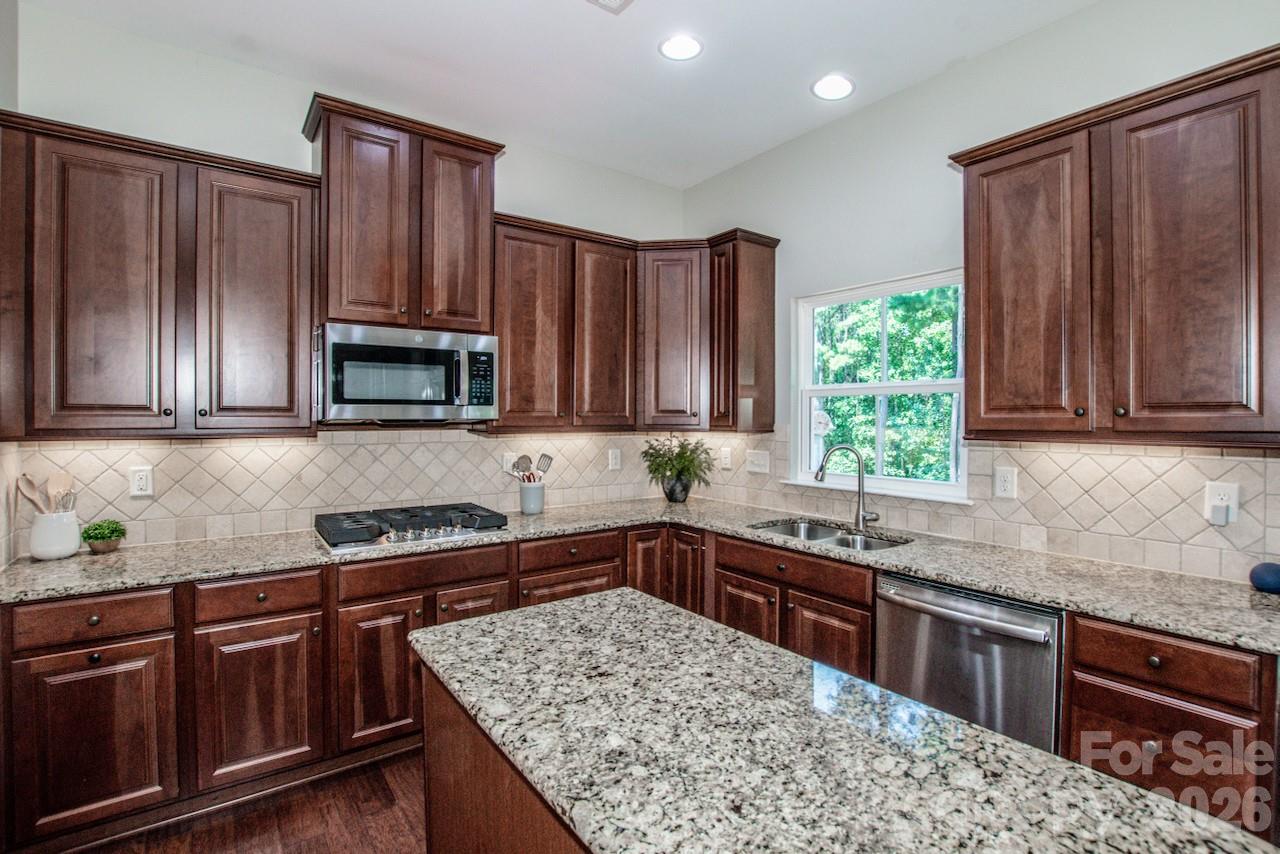 197 Chaska Loop — Troutman