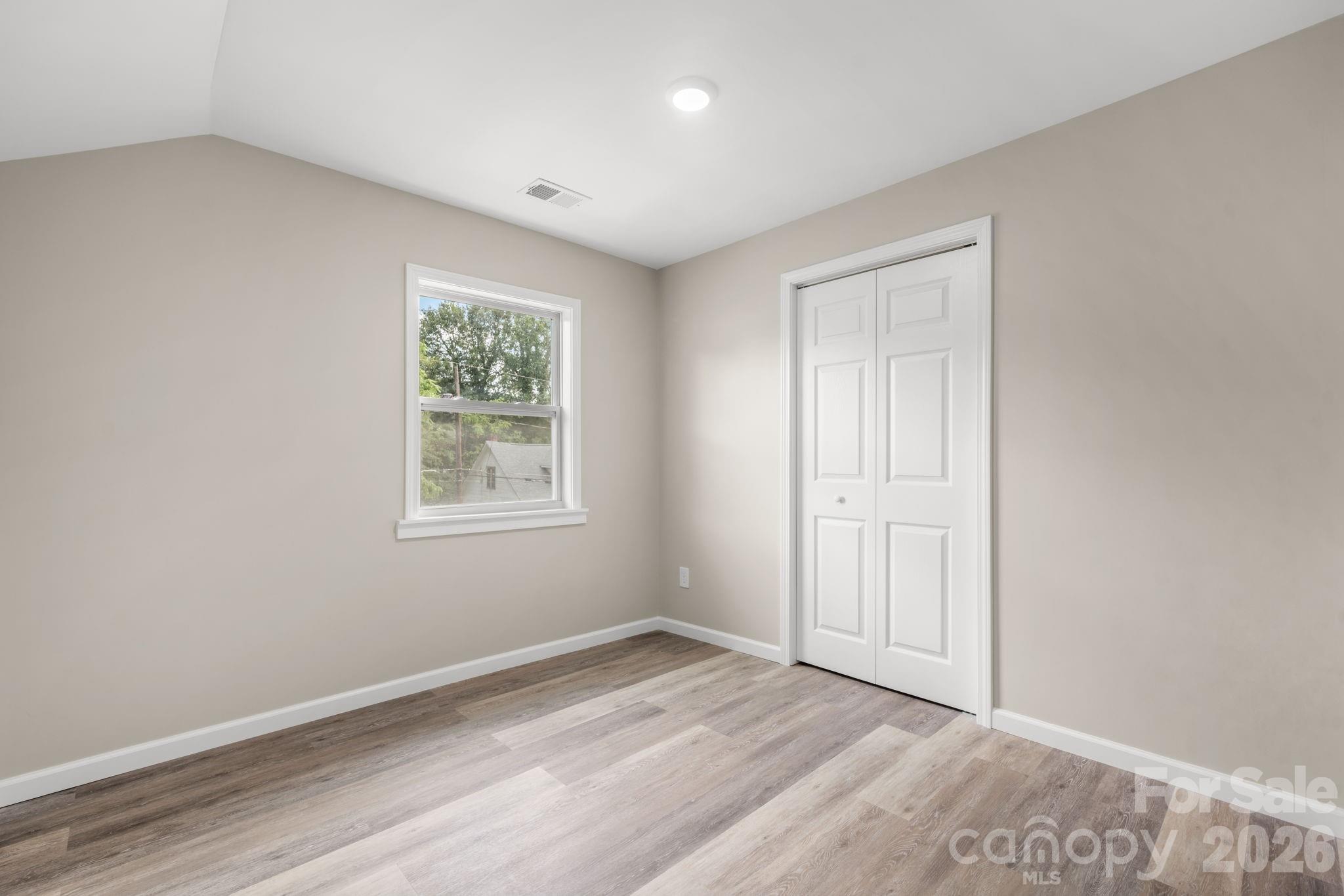 242 8th Avenue Drive SW — Hickory