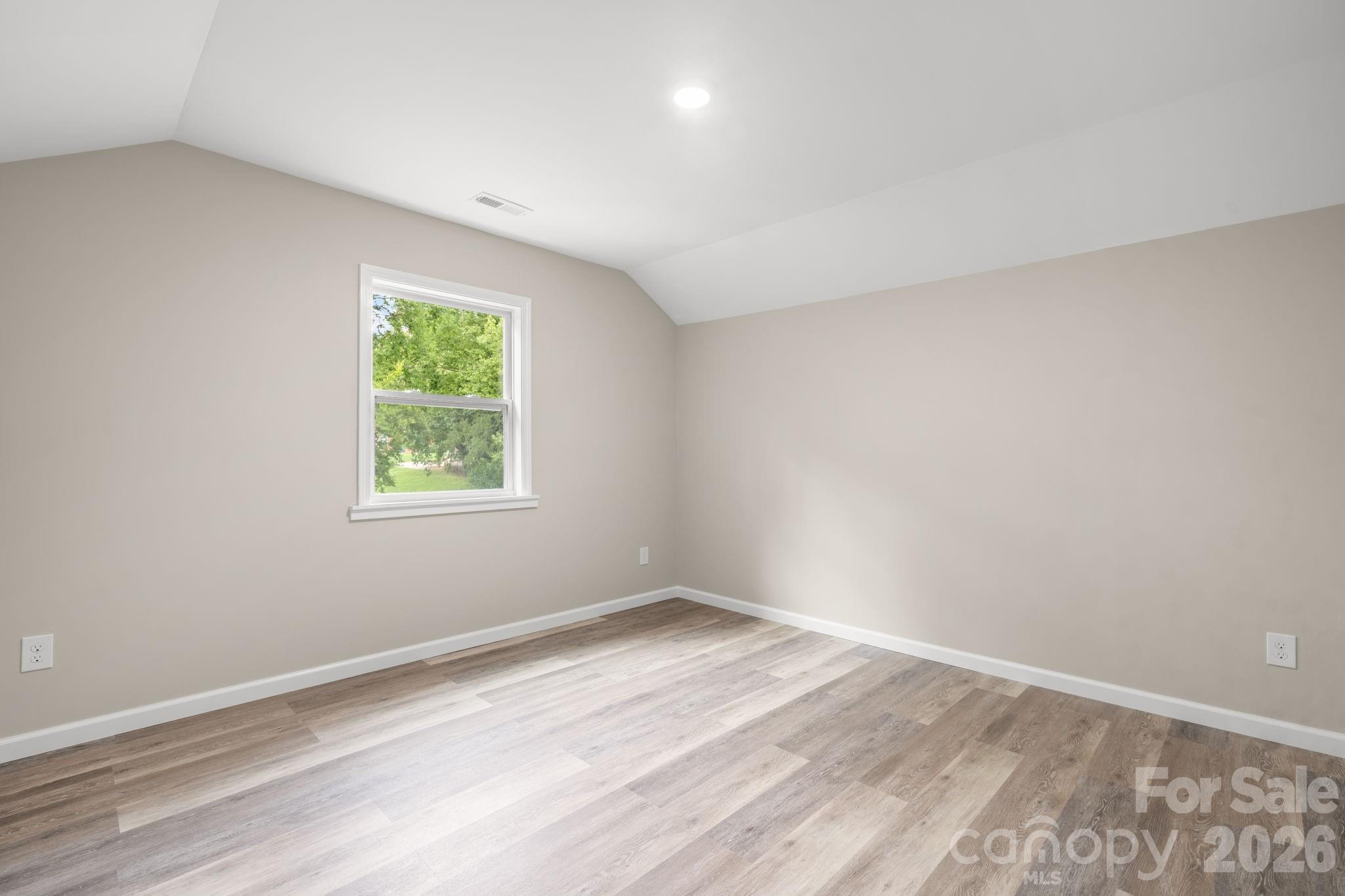 242 8th Avenue Drive SW — Hickory
