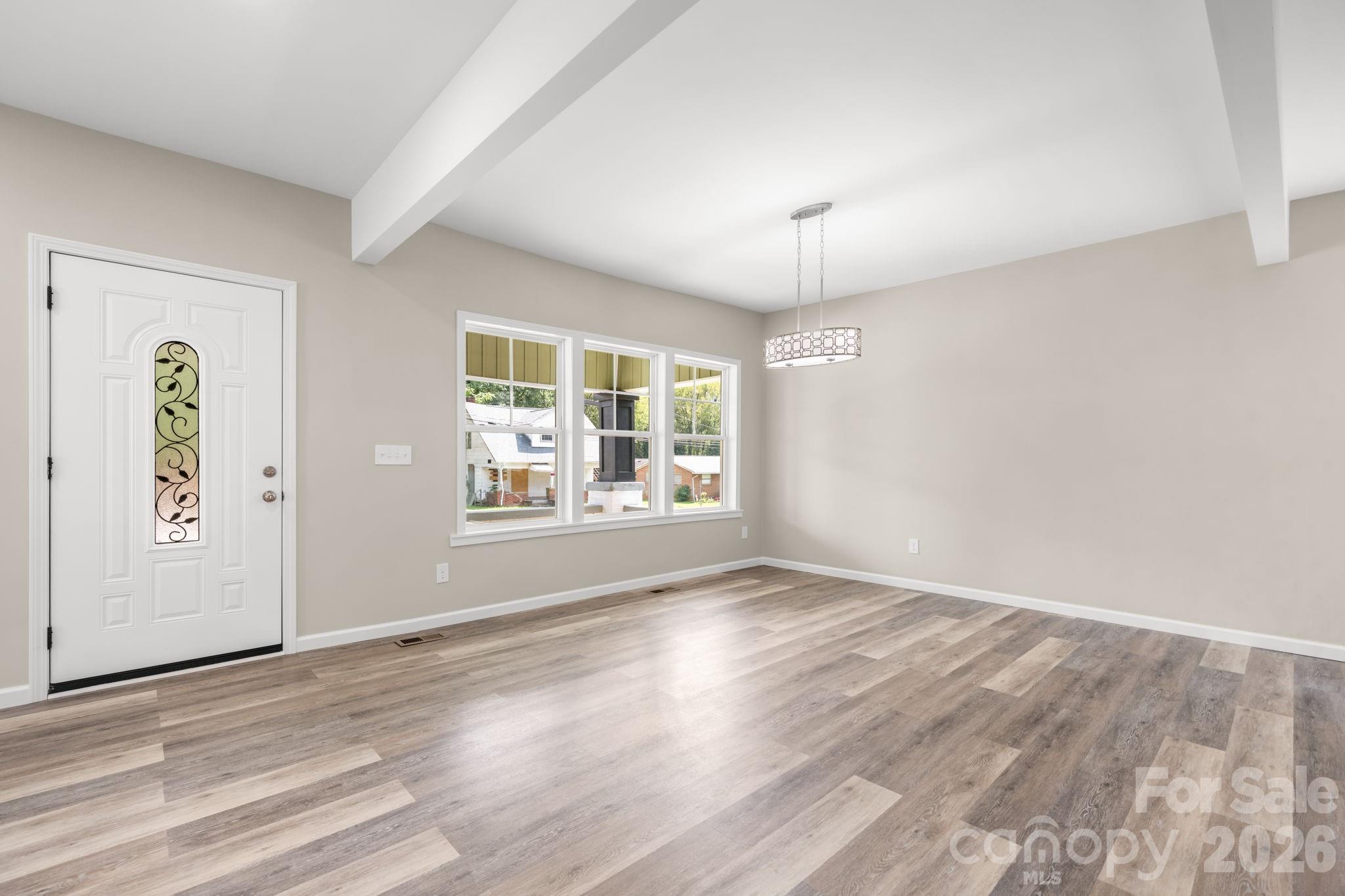 242 8th Avenue Drive SW — Hickory