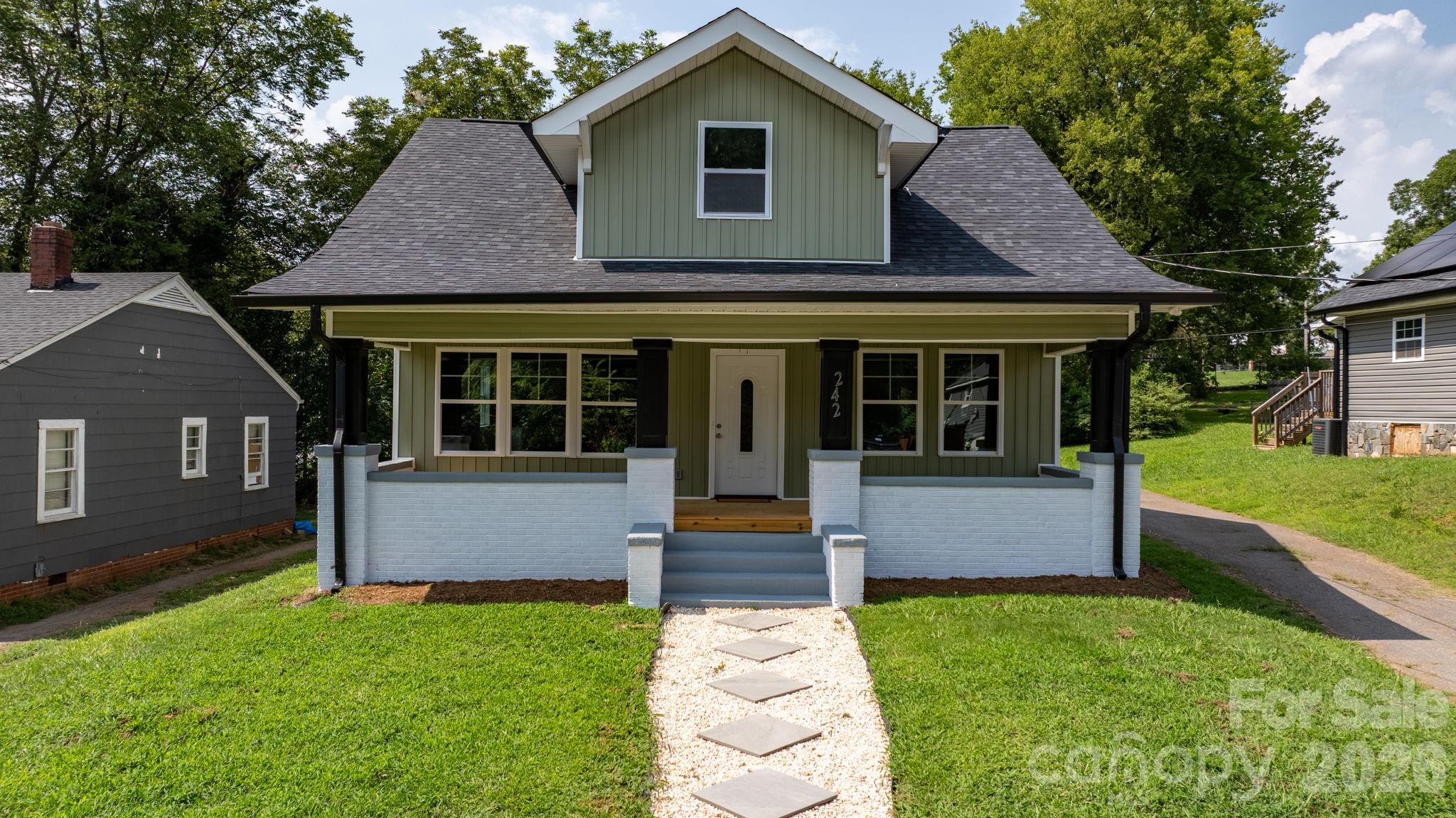 242 8th Avenue Drive SW — Hickory