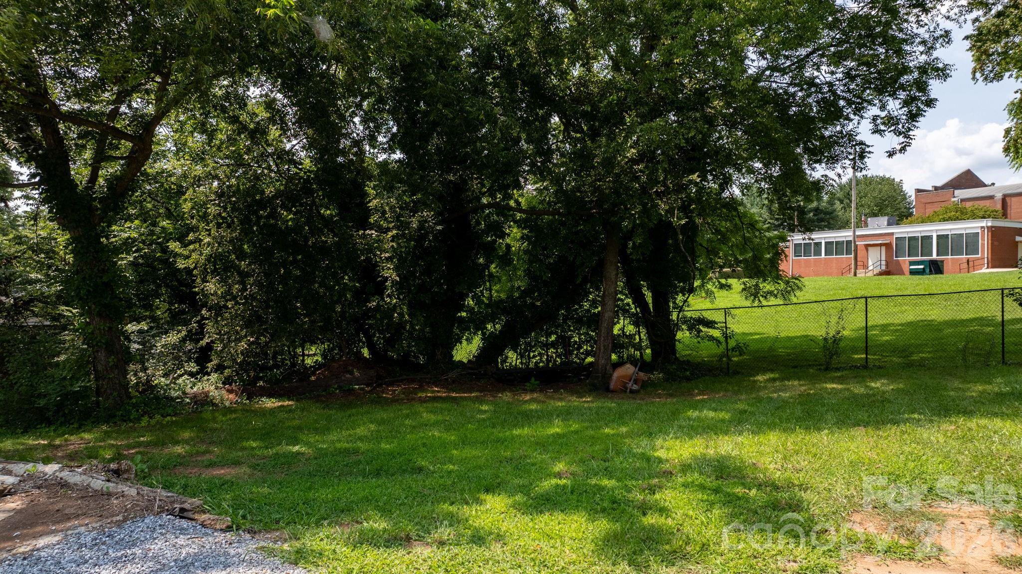 242 8th Avenue Drive SW — Hickory