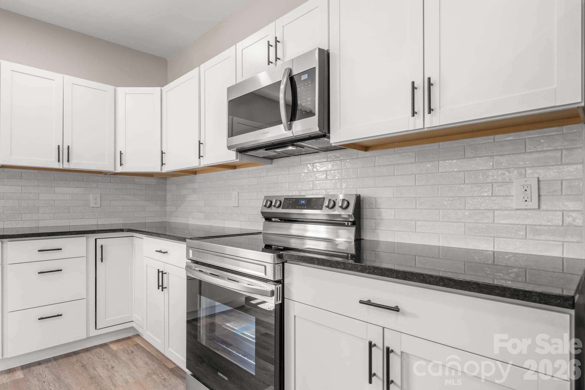 242 8th Avenue Drive SW — Hickory
