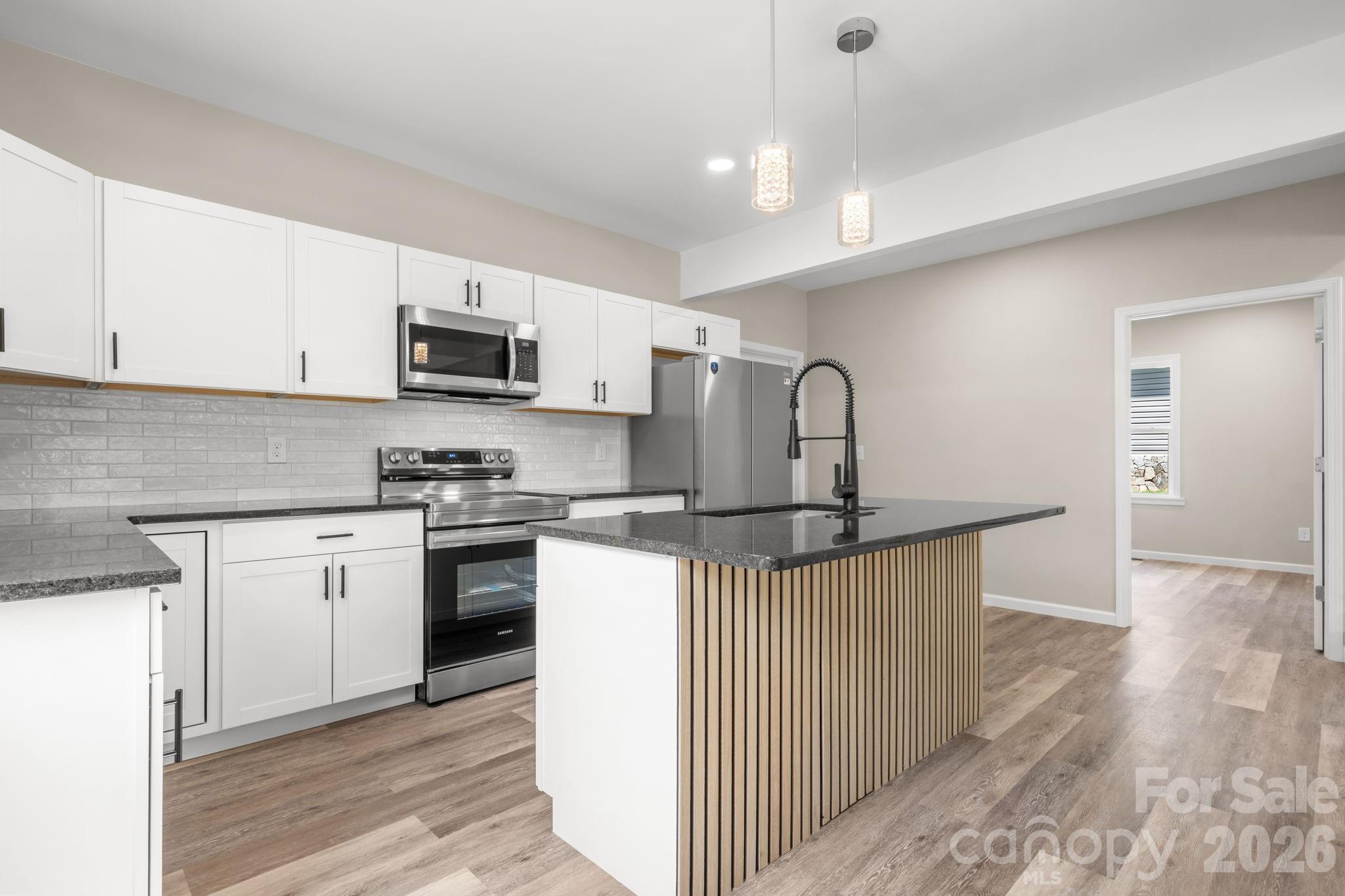 242 8th Avenue Drive SW — Hickory