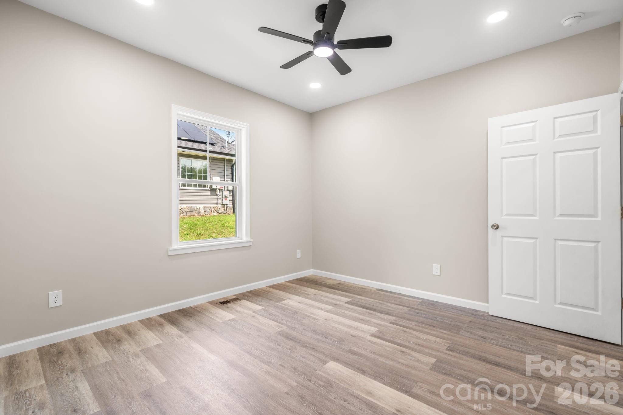 242 8th Avenue Drive SW — Hickory
