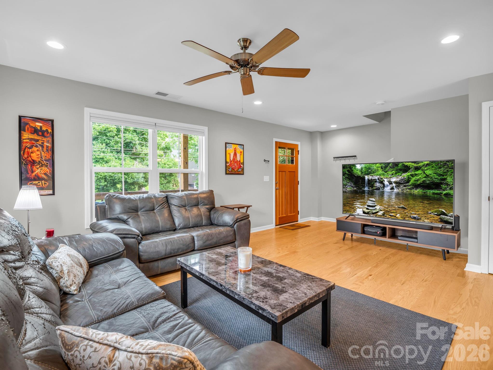27 Busbee View Road — Asheville