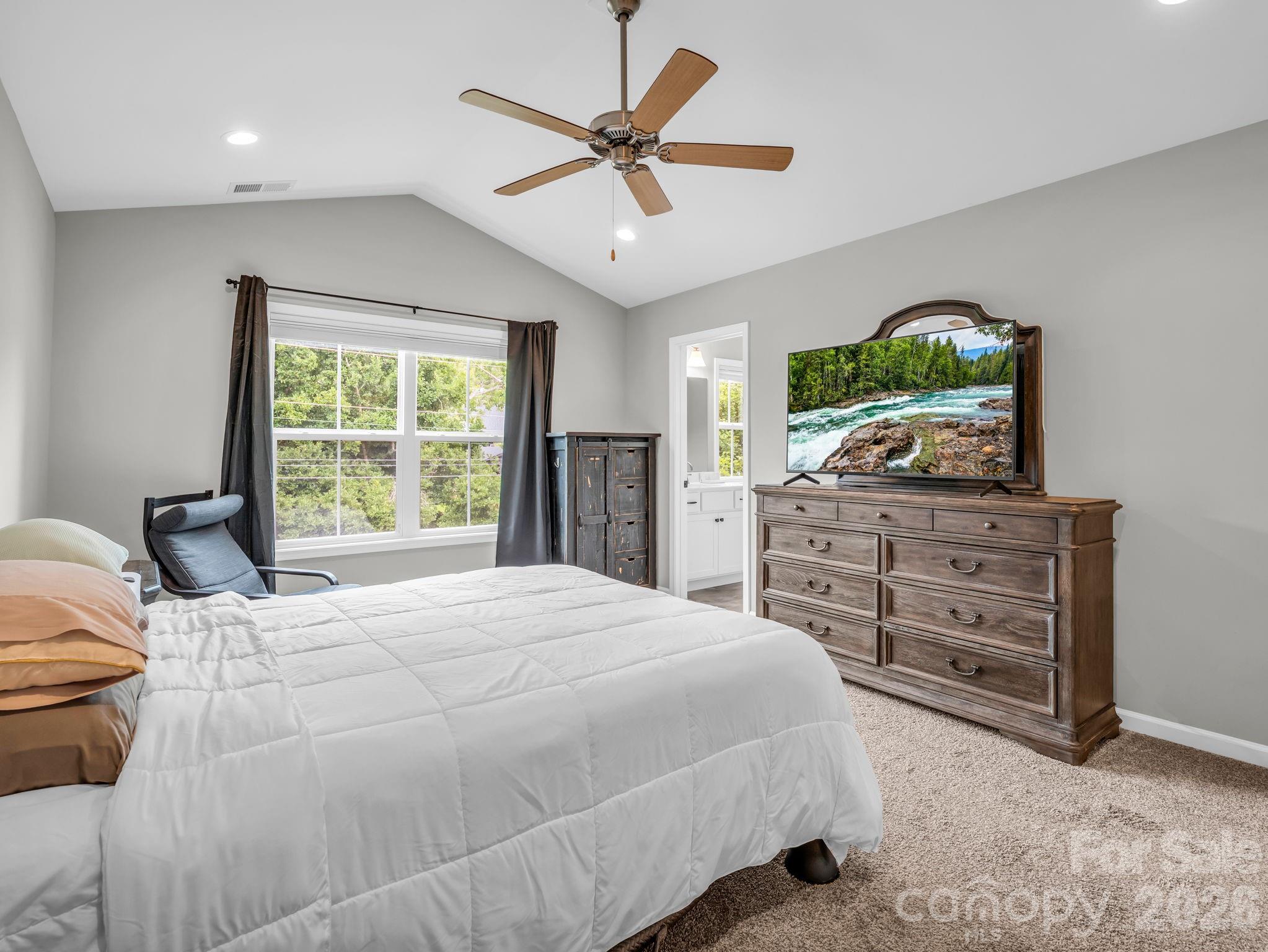 27 Busbee View Road — Asheville