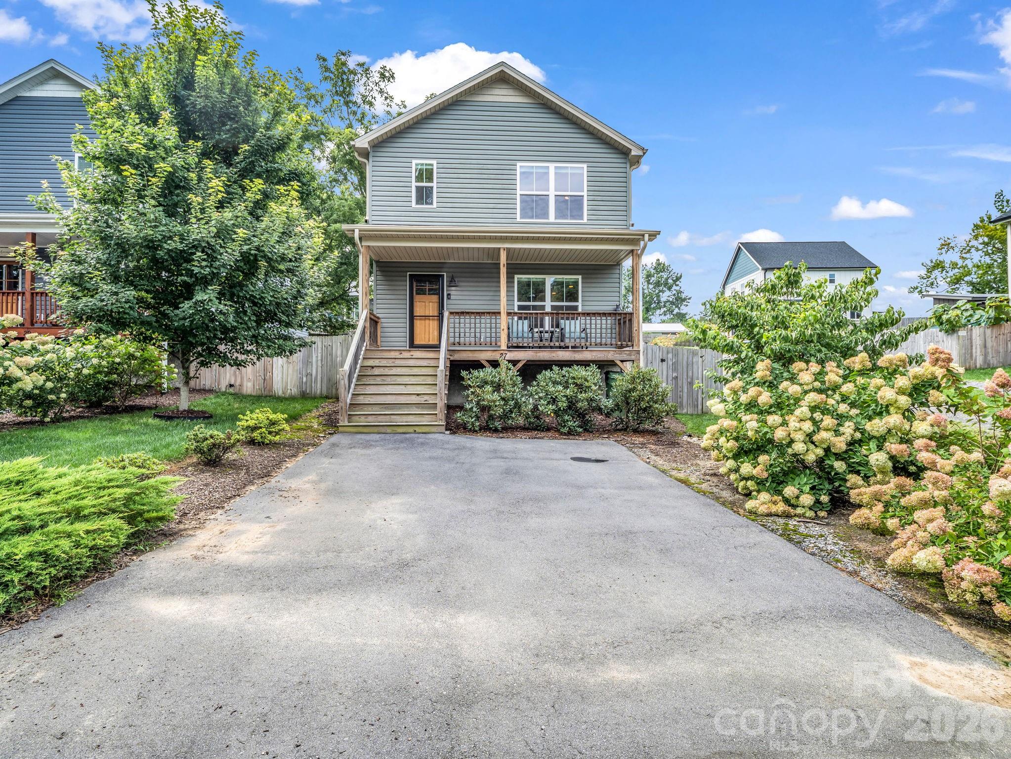 27 Busbee View Road — Asheville