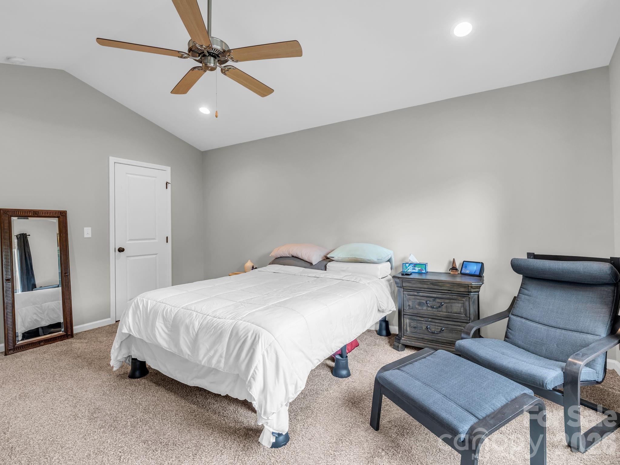 27 Busbee View Road — Asheville