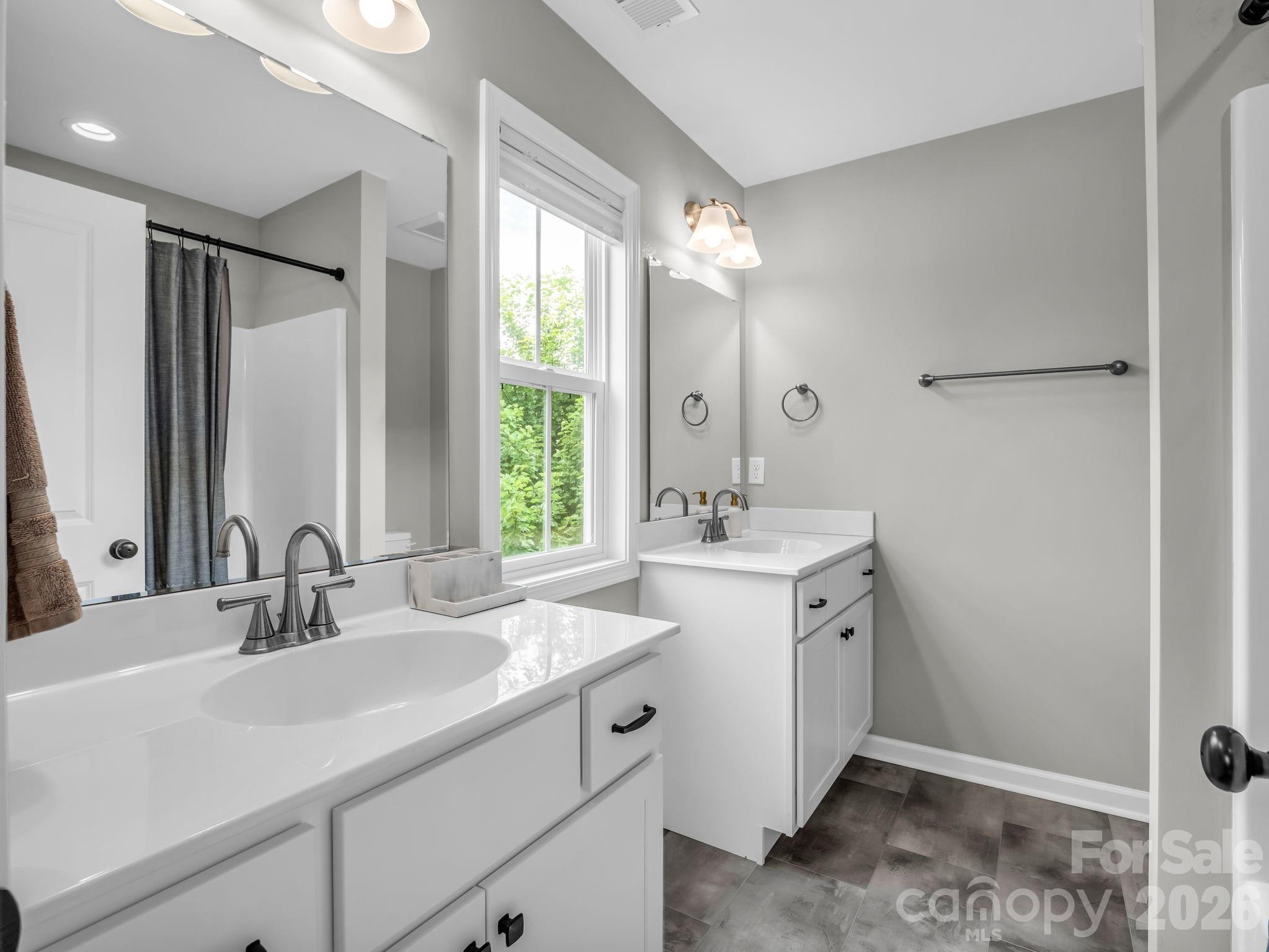 27 Busbee View Road — Asheville