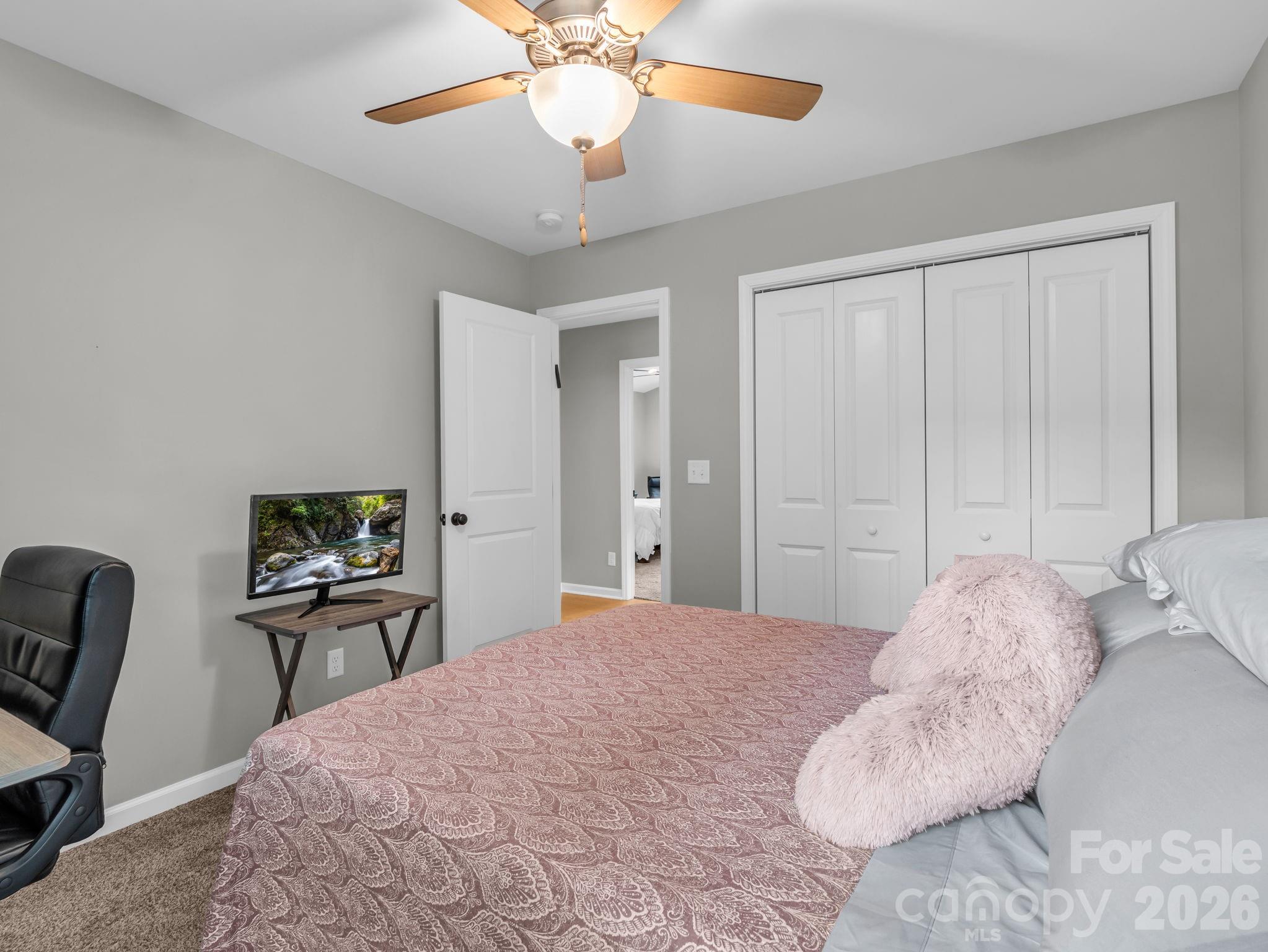 27 Busbee View Road — Asheville