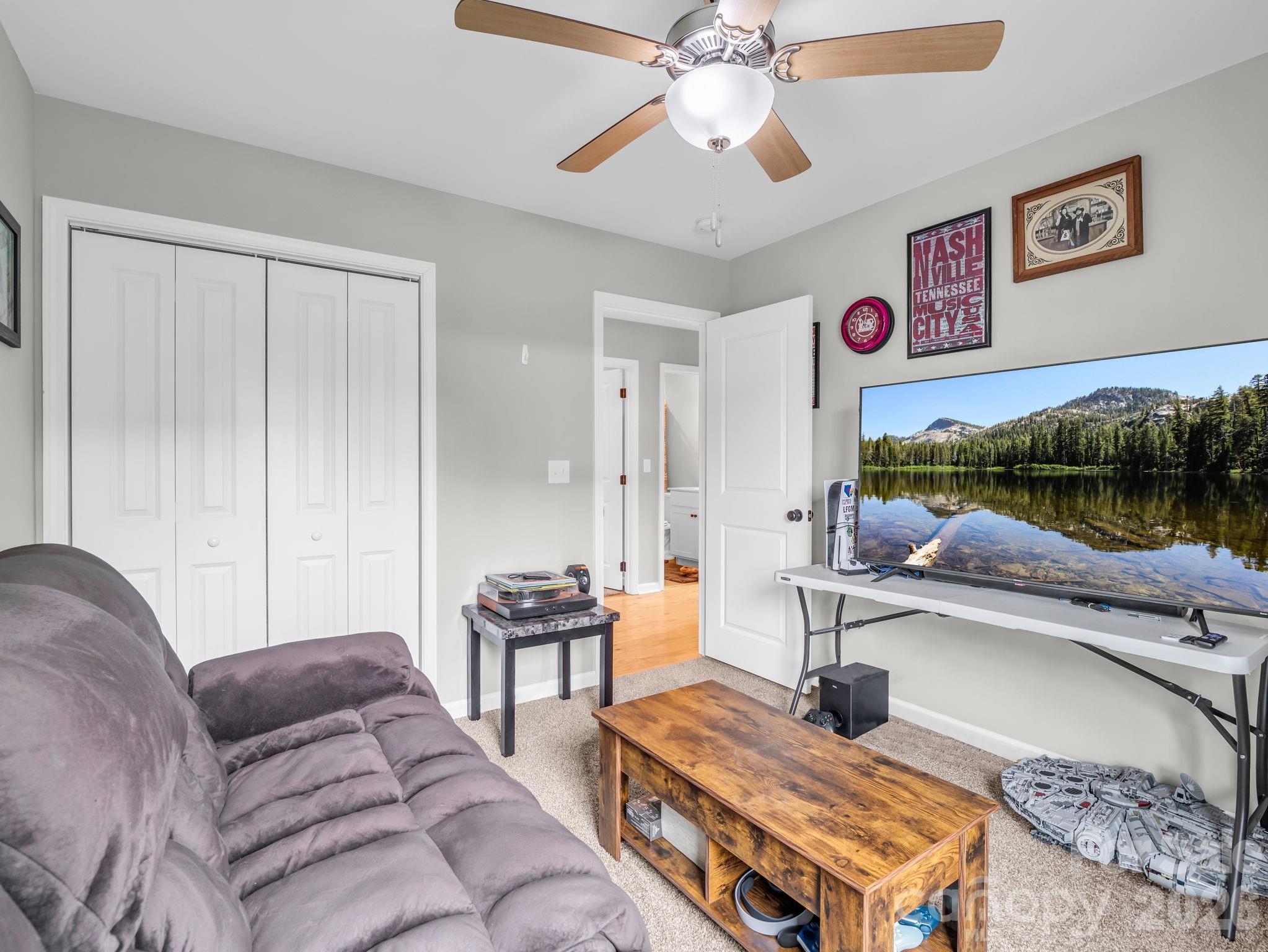 27 Busbee View Road — Asheville