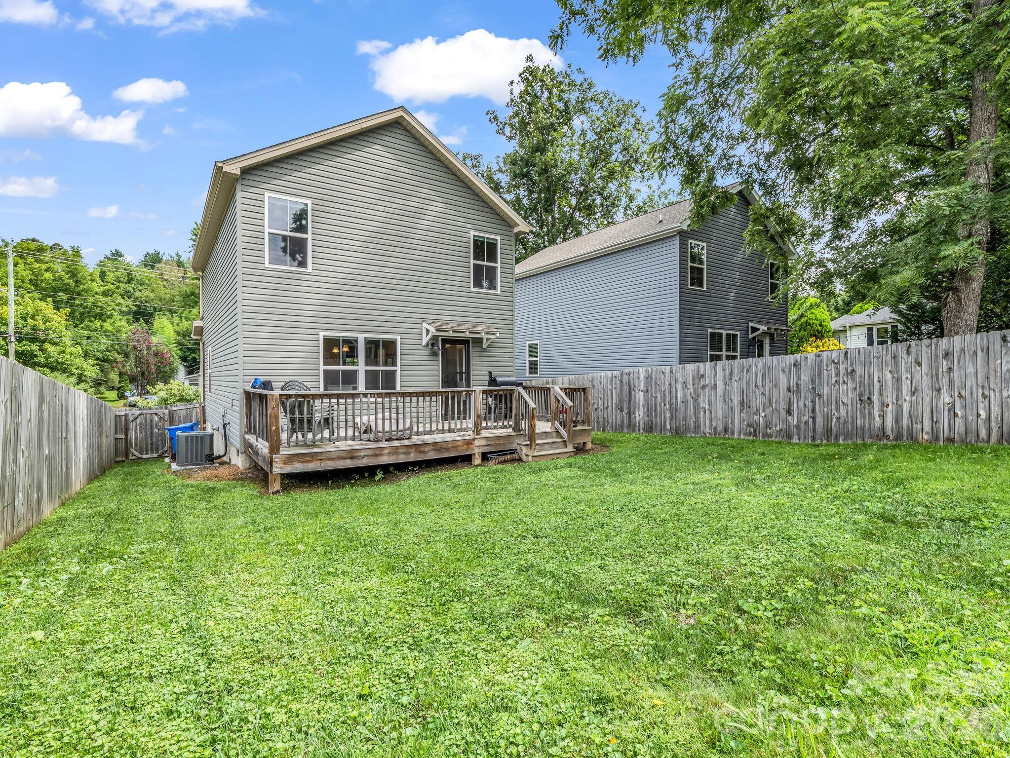 27 Busbee View Road — Asheville