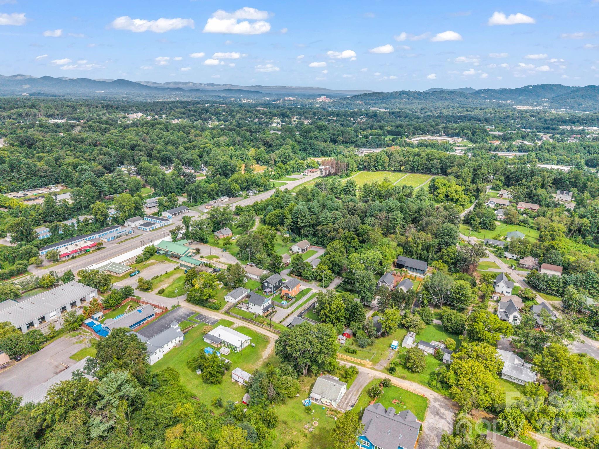 27 Busbee View Road — Asheville