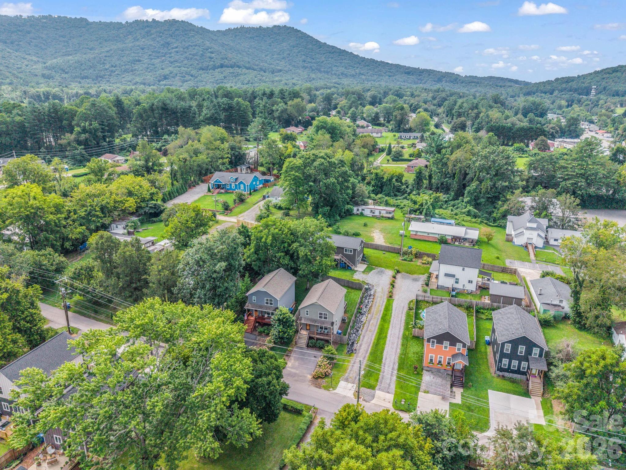27 Busbee View Road — Asheville