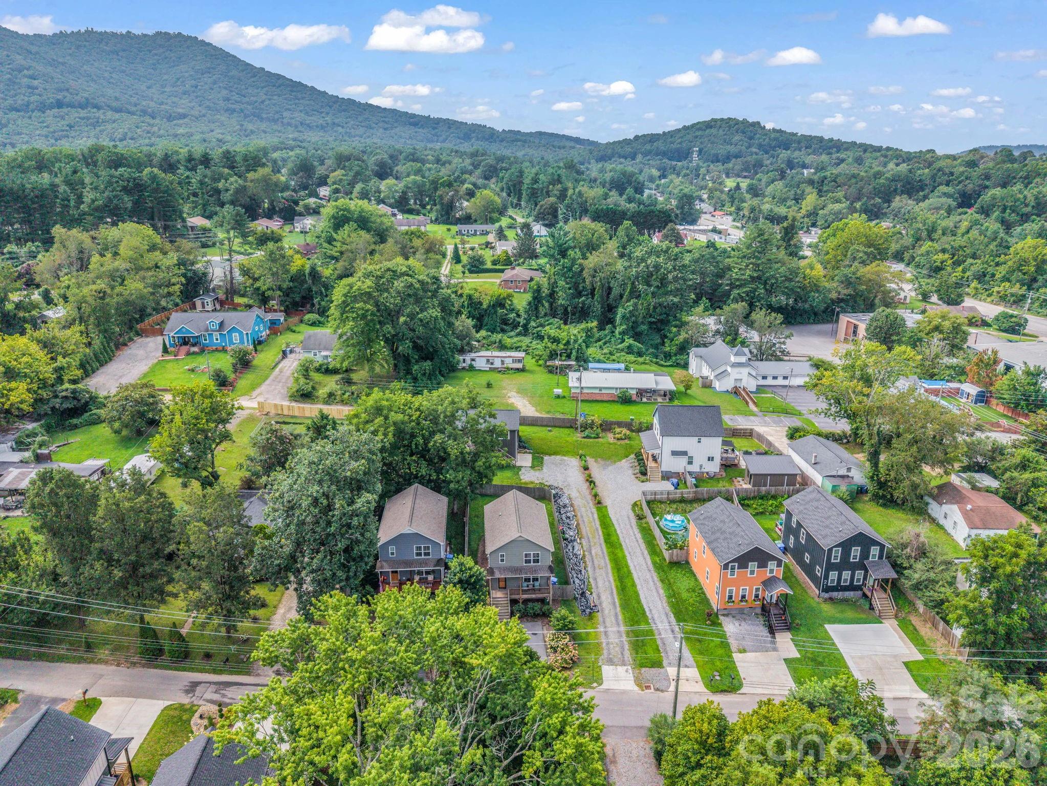 27 Busbee View Road — Asheville