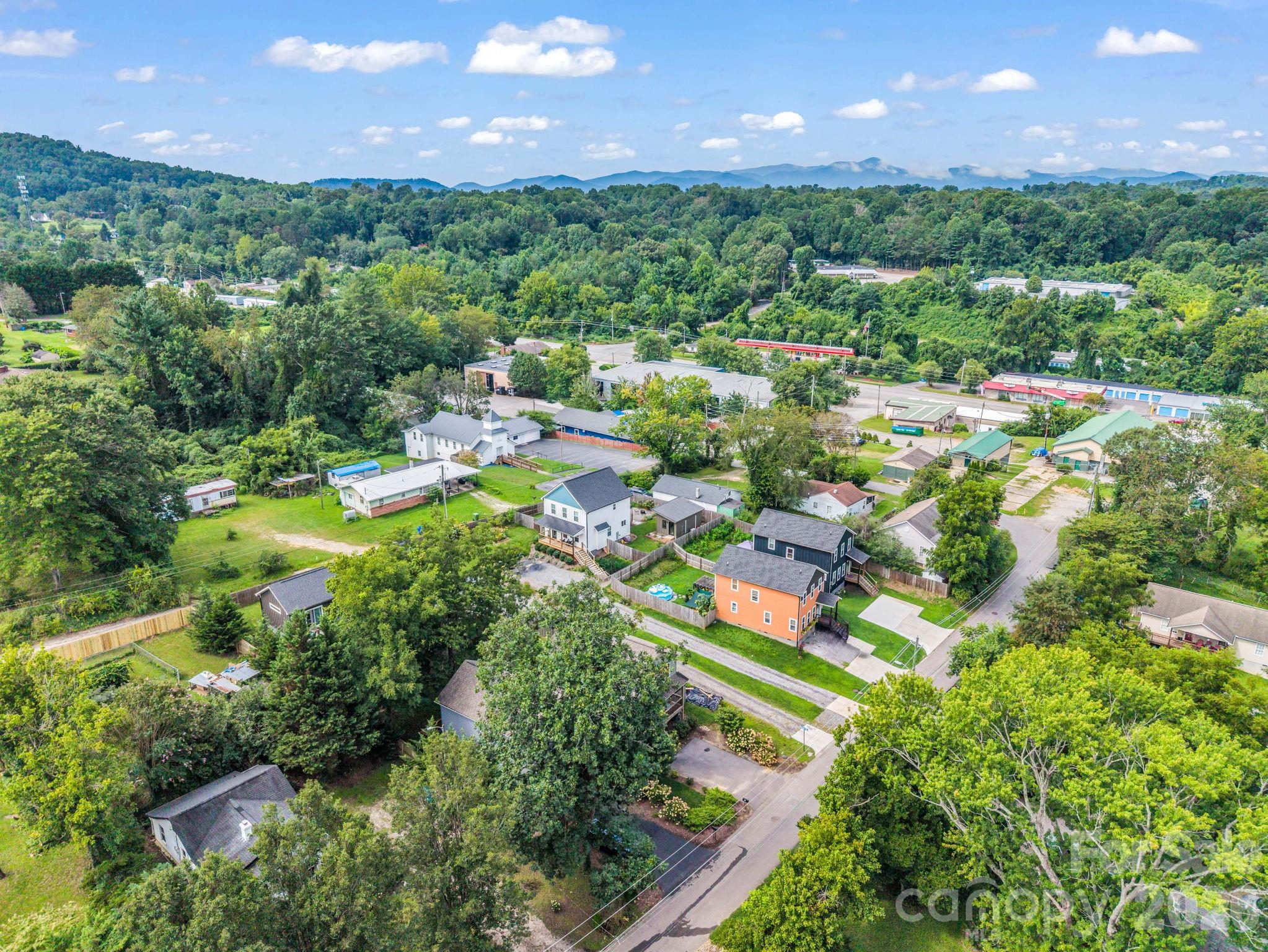 27 Busbee View Road — Asheville