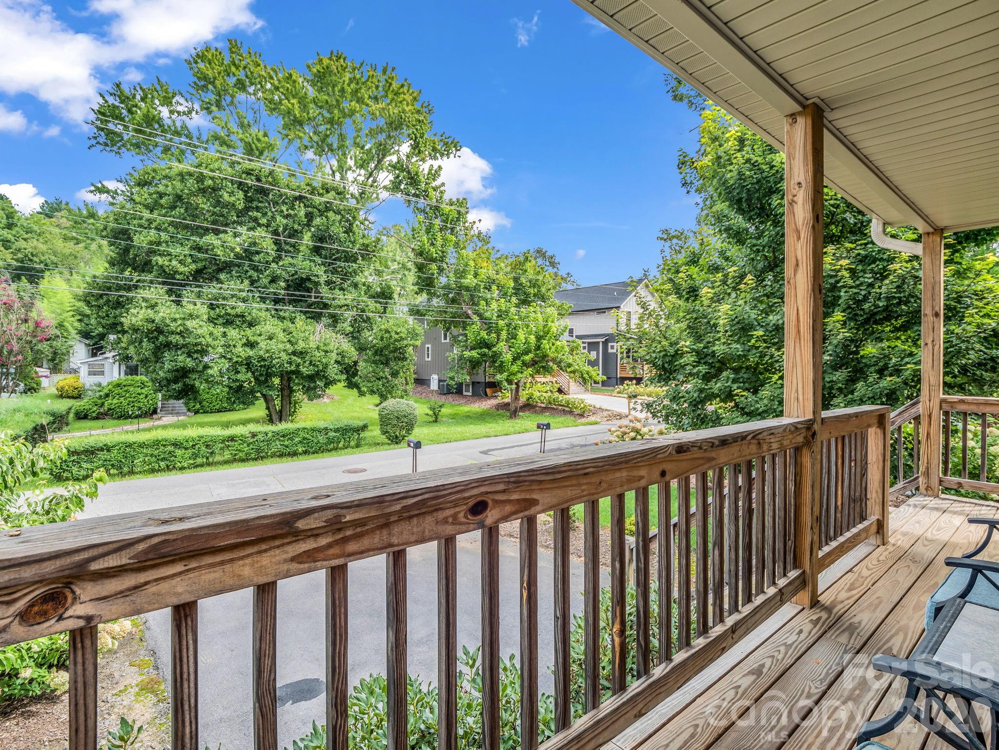 27 Busbee View Road — Asheville