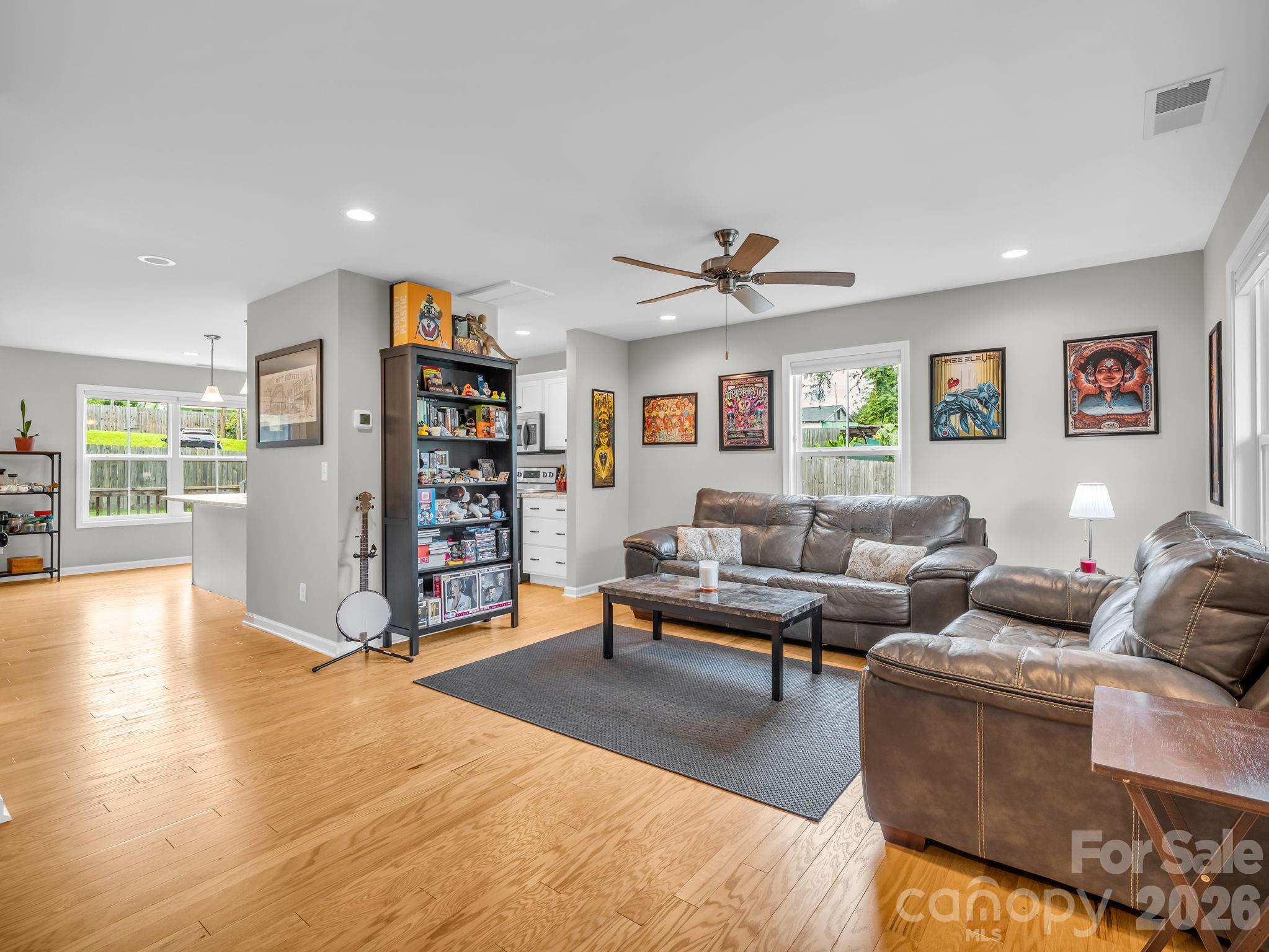 27 Busbee View Road — Asheville
