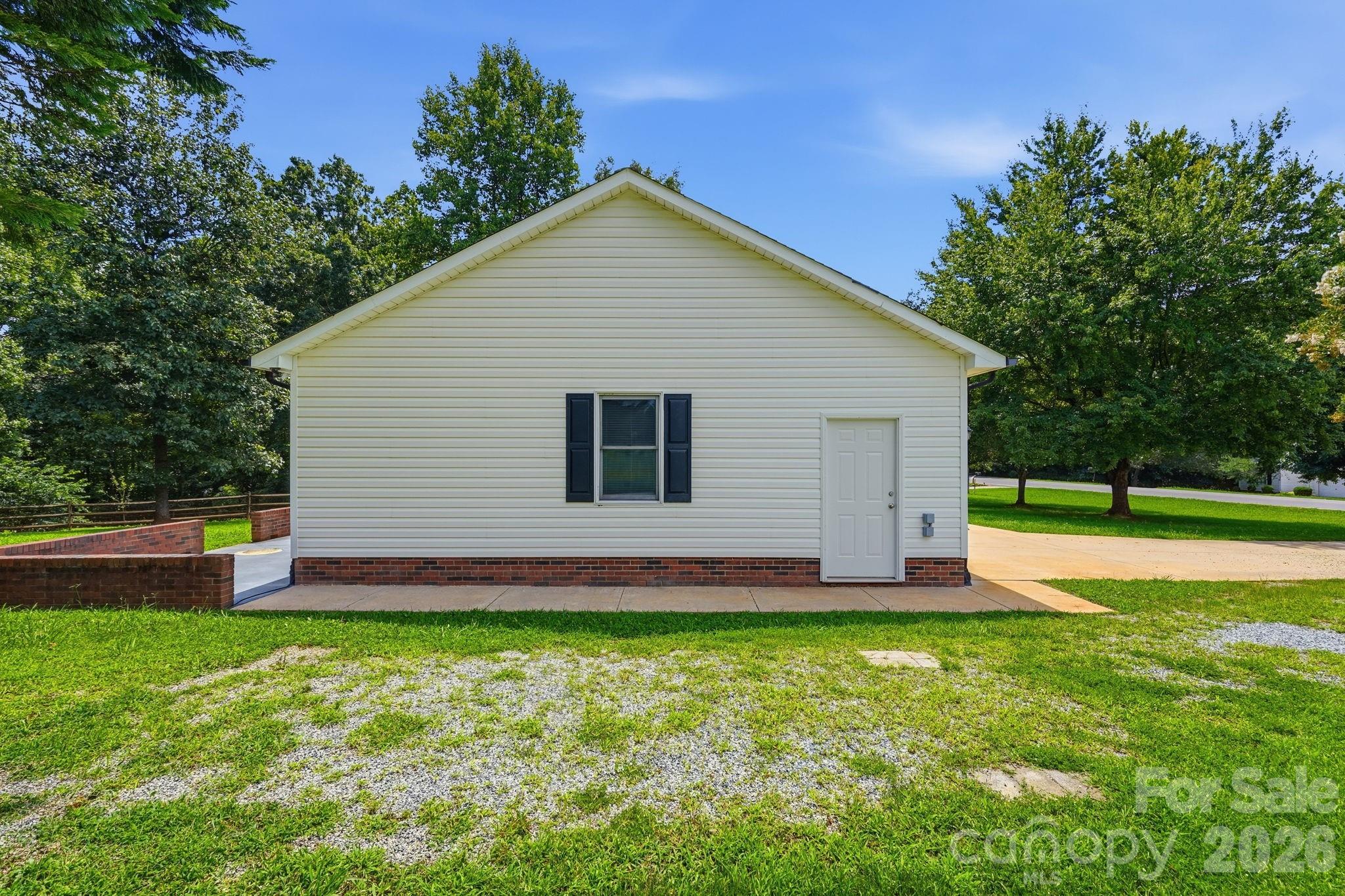 135 Byers Road — Troutman