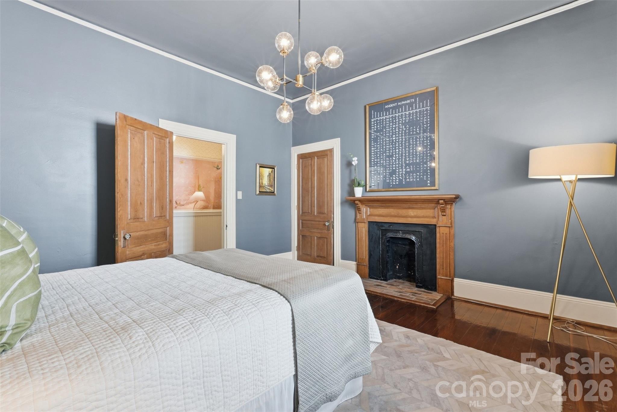 728 Lexington Avenue — Charlotte